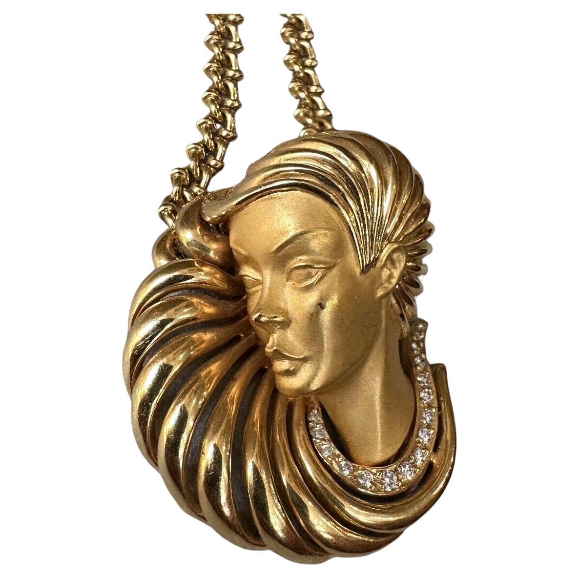Carrera y Carrera, collier pendentif visage de femme sculpté en or jaune 18 carats