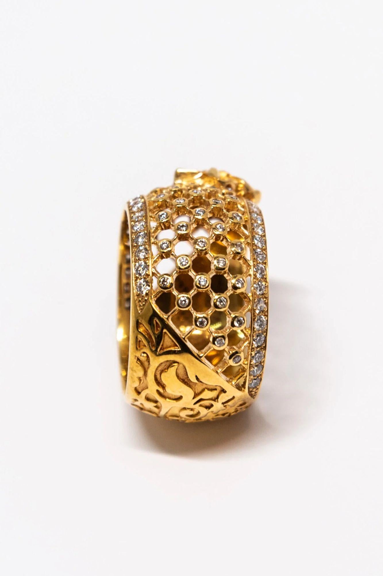 Carrera Y Carrera Sierpes 0.68 Carat Diamonds Yellow Gold Ring In New Condition For Sale In North Miami Beach, FL