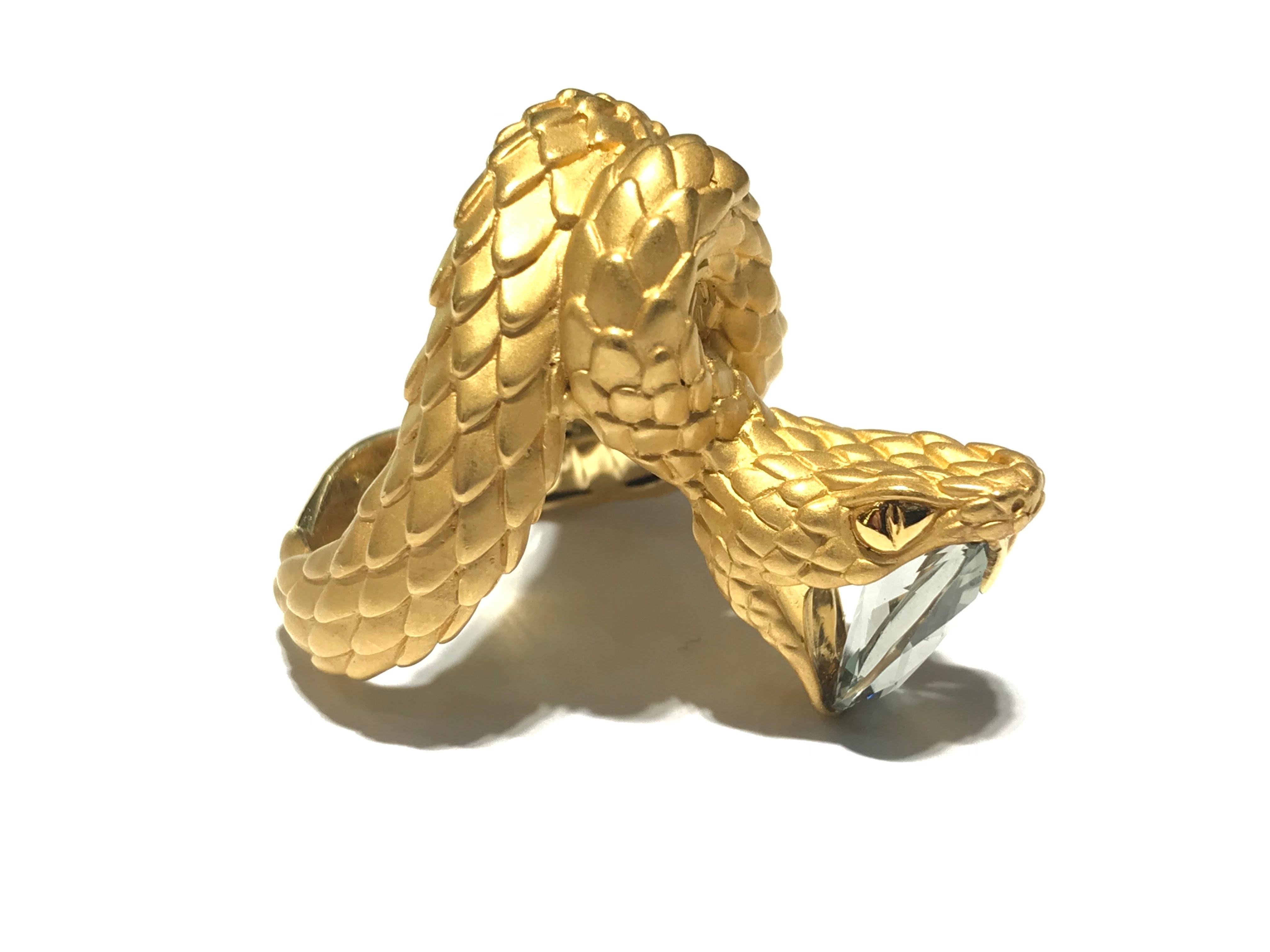 Oval Cut Carrera y Carrera Snake Ring in 18 Karat Yellow Gold 2.06 Carat Quartz For Sale