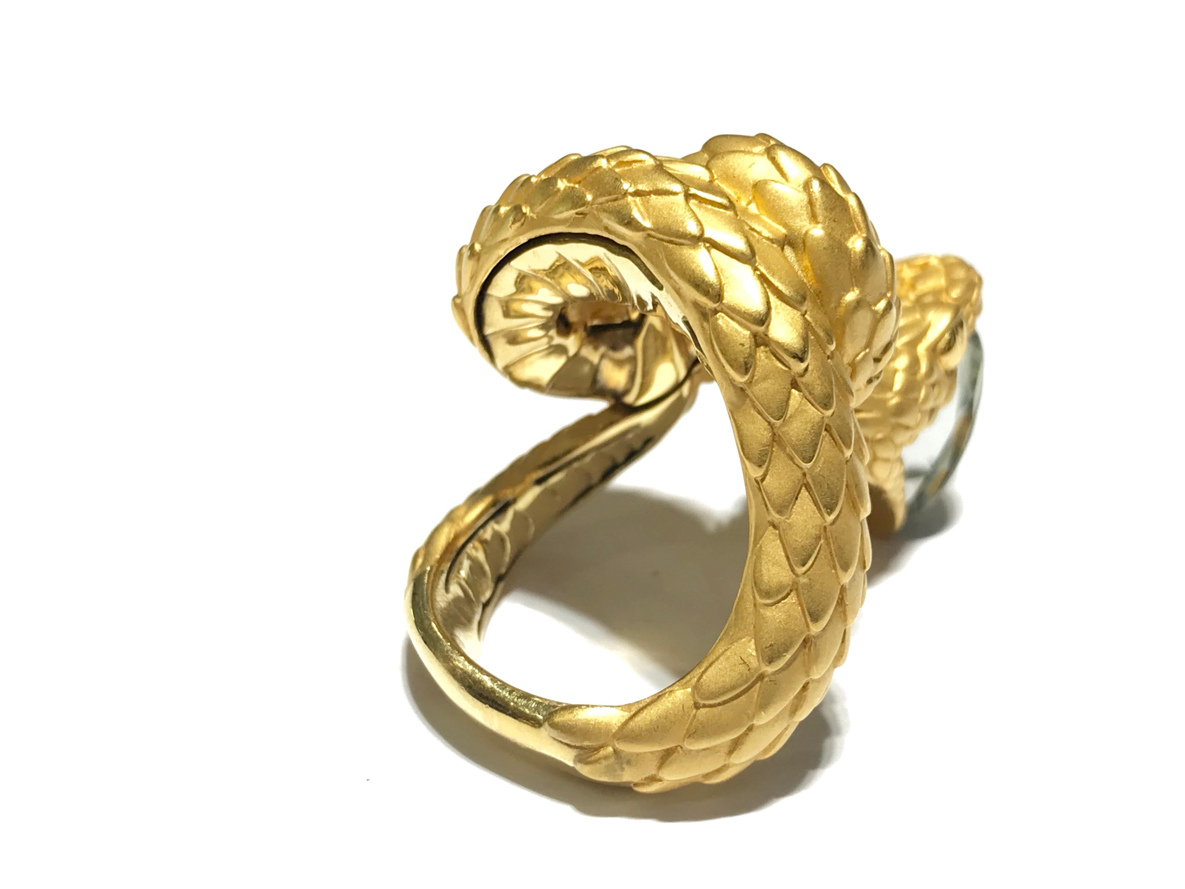 Carrera y Carrera Snake Ring in 18 Karat Yellow Gold 2.06 Carat Quartz In New Condition For Sale In Toronto, Ontario