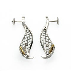 Pendientes Carrera y Carrera Universo Prisma 18k Oro Blanco y Amarillo Diamantes