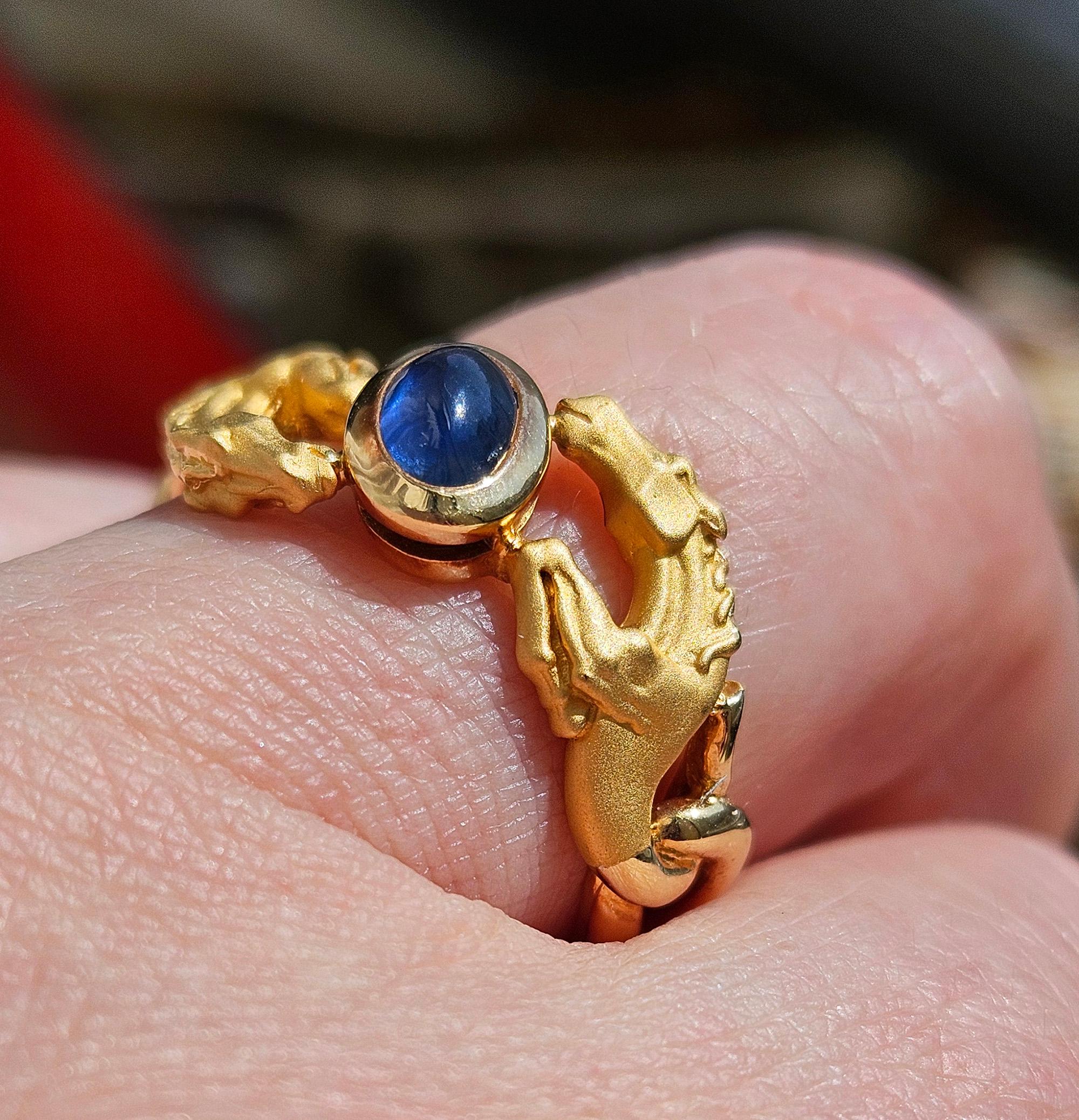 Carrera y Carrera Vintage 18K Yellow Gold Blue Sapphire Double Horse Ring Band For Sale 10