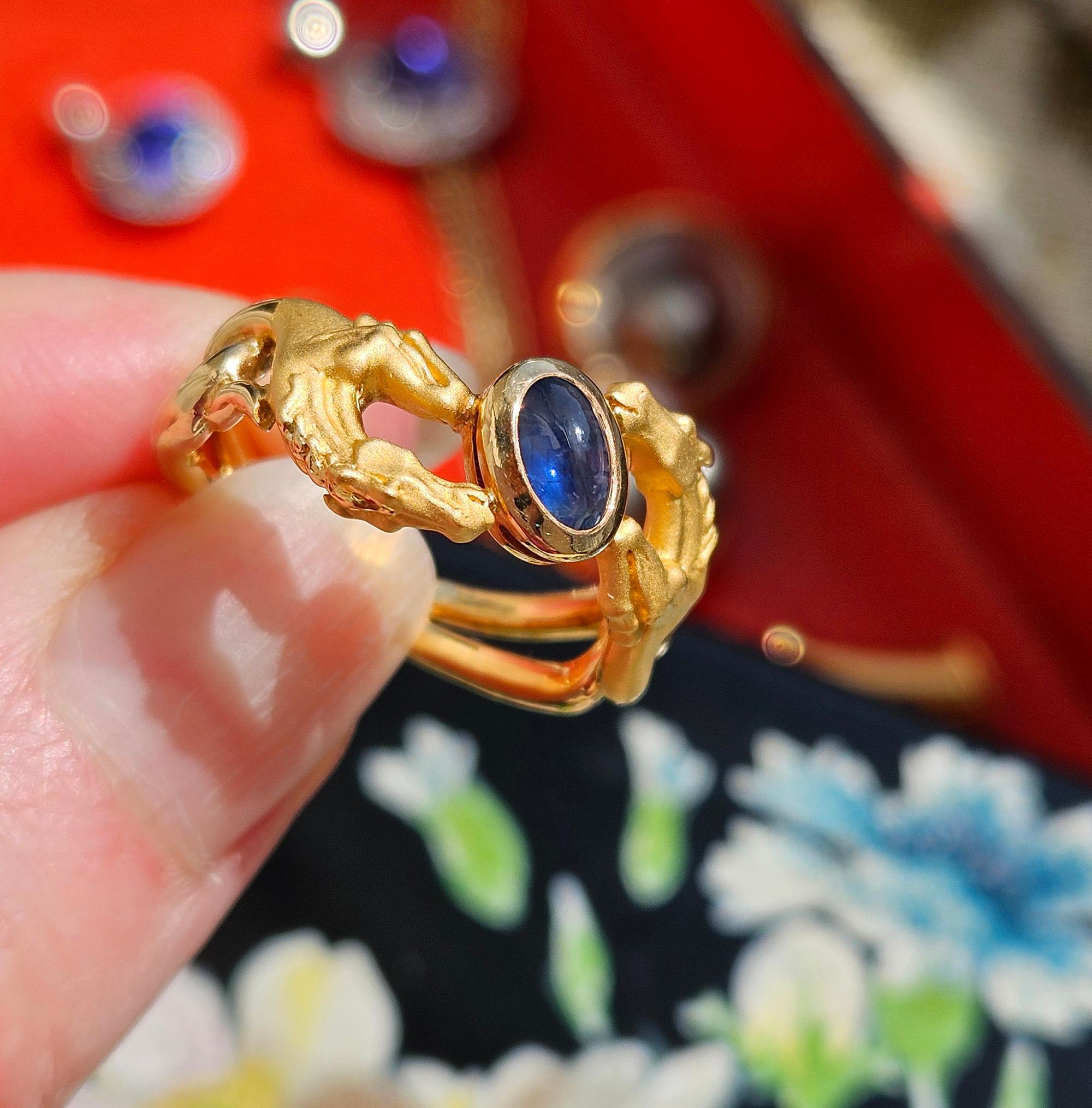 Carrera y Carrera Vintage 18K Yellow Gold Blue Sapphire Double Horse Ring Band For Sale 12