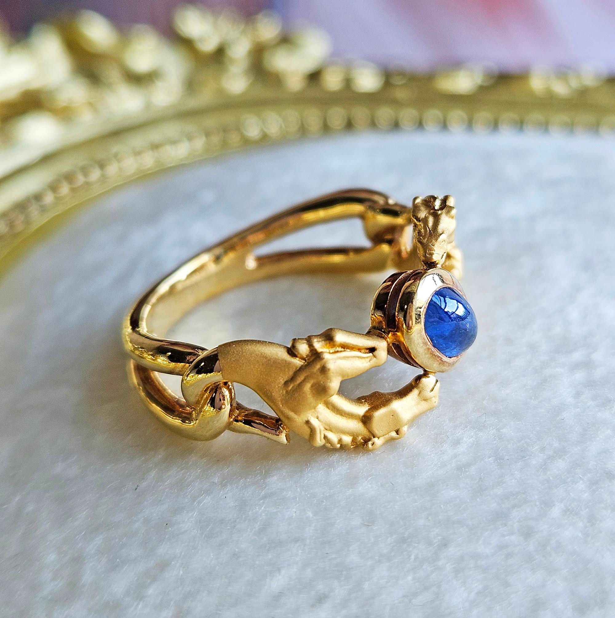 Carrera y Carrera Vintage 18K Yellow Gold Blue Sapphire Double Horse Ring Band For Sale 1