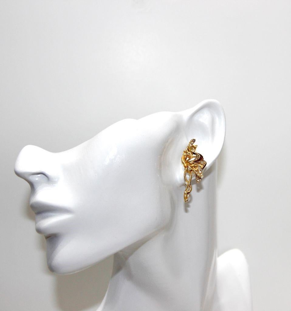 Modern Carrera Y Carrera Yellow Gold and Diamonds Butterfly Earrings For Sale