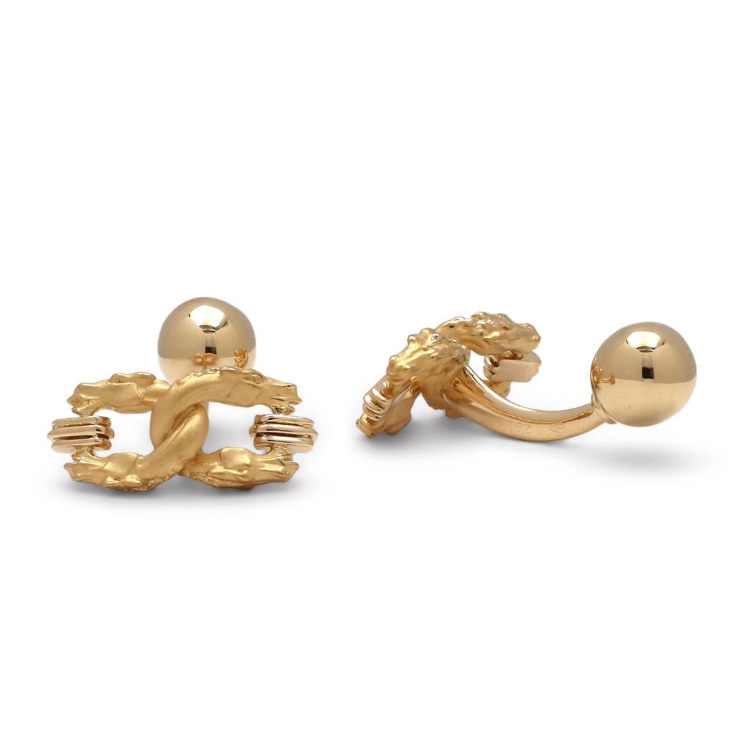 Carrera Y Carrera Yellow Gold Dragon Motif Cufflinks In Excellent Condition In New York, NY