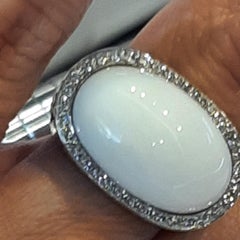Carrera y Carrera's Aqua Ring 18k White Gold Diamonds White Agate