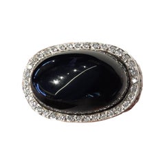 Anello Aqua di Carrera y Carrera in oro bianco 18k con diamanti e onice centrale