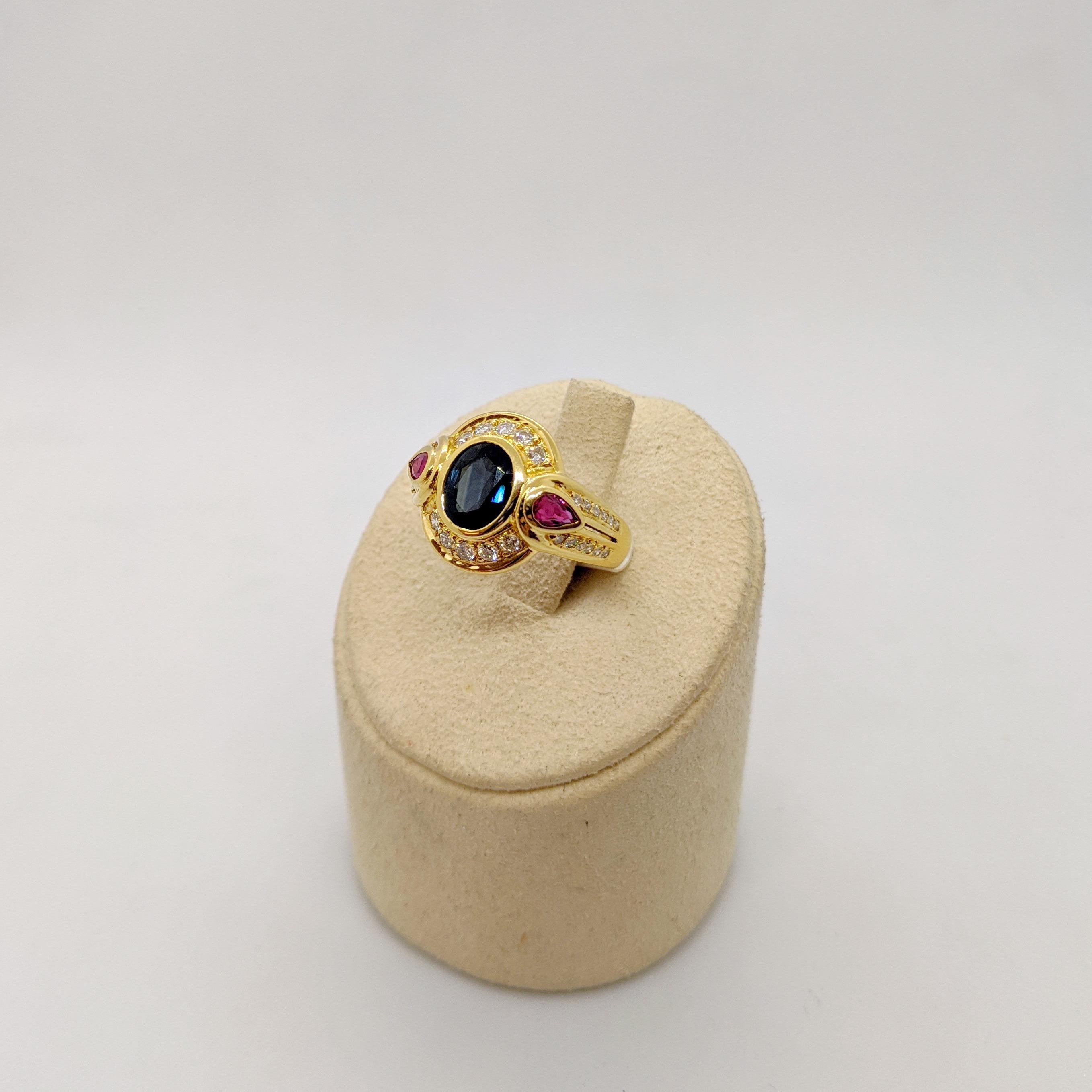 CarreraYCarrera 18kt Gold Ring with 1.65Ct Oval Blue Sapphire, Ruby and Diamonds 4