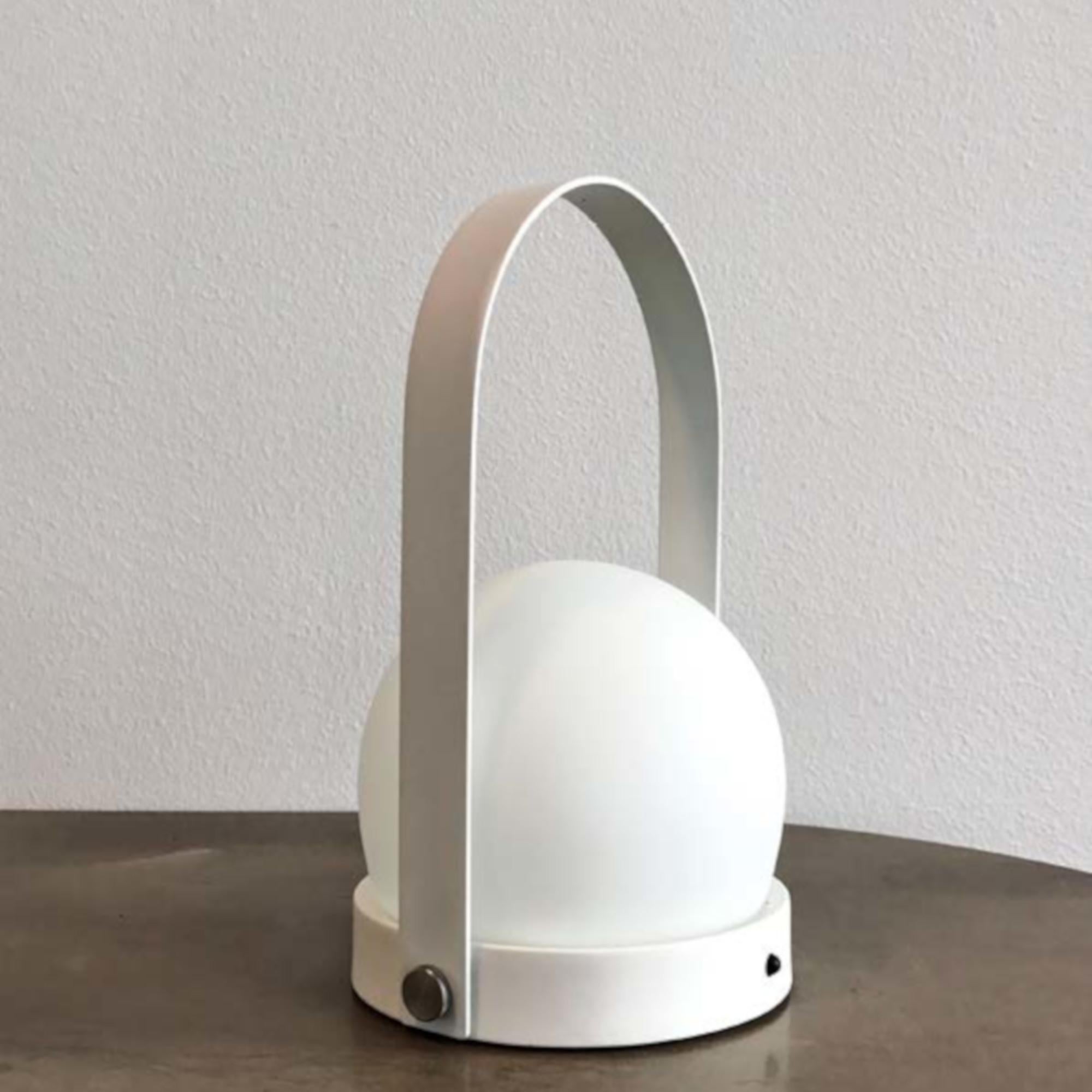 Carrie LED Lamp, White by Norm Architects (Skandinavische Moderne) im Angebot