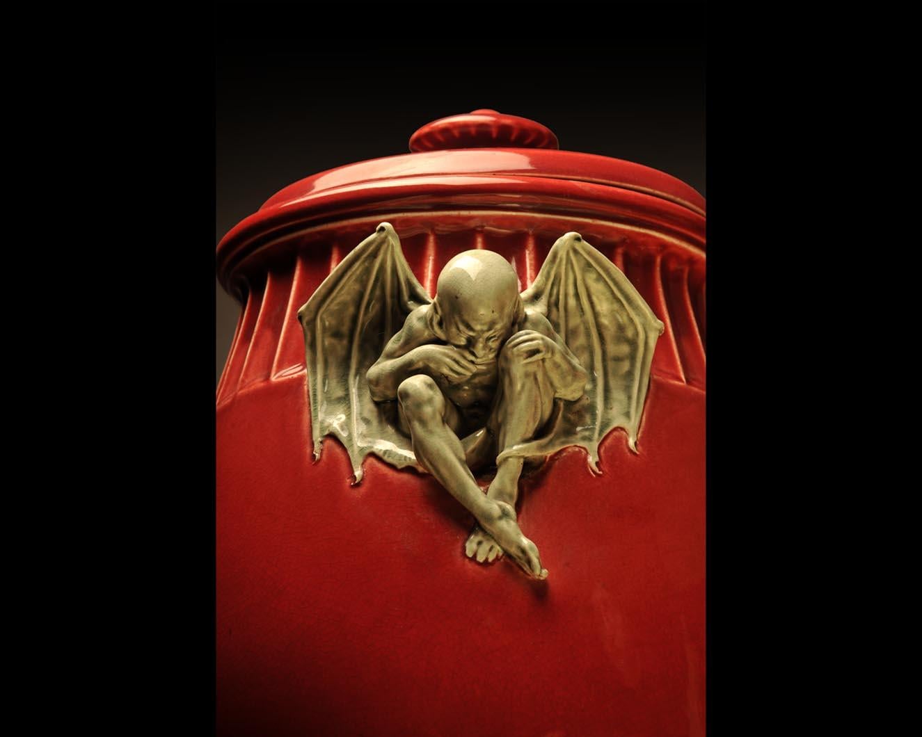 Napoléon III Vase Sauve qui peut » de la manufacture CARRIER-BELLEUSE et Choisy LE ROI en vente