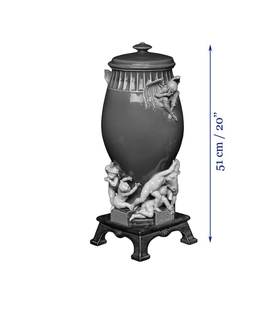 Vase Sauve qui peut » de la manufacture CARRIER-BELLEUSE et Choisy LE ROI en vente 1