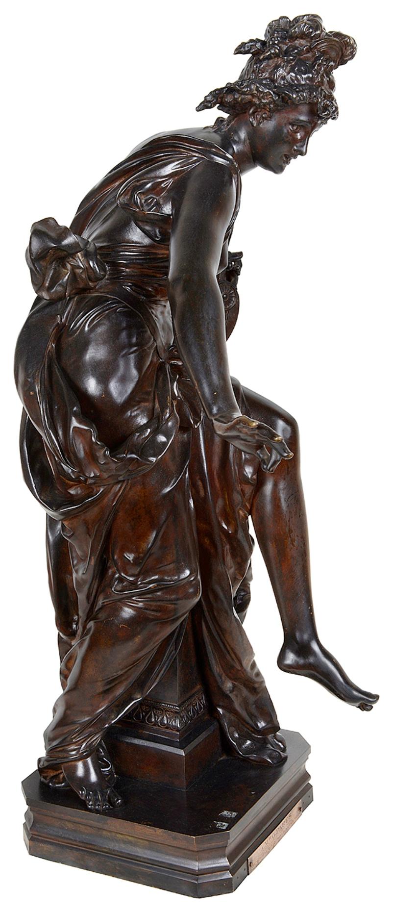 Carrier-Belleuse Bronzestatue einer Harfe, weibliche Statue, „Harmone“, 19. Jahrhundert (Romantik) im Angebot