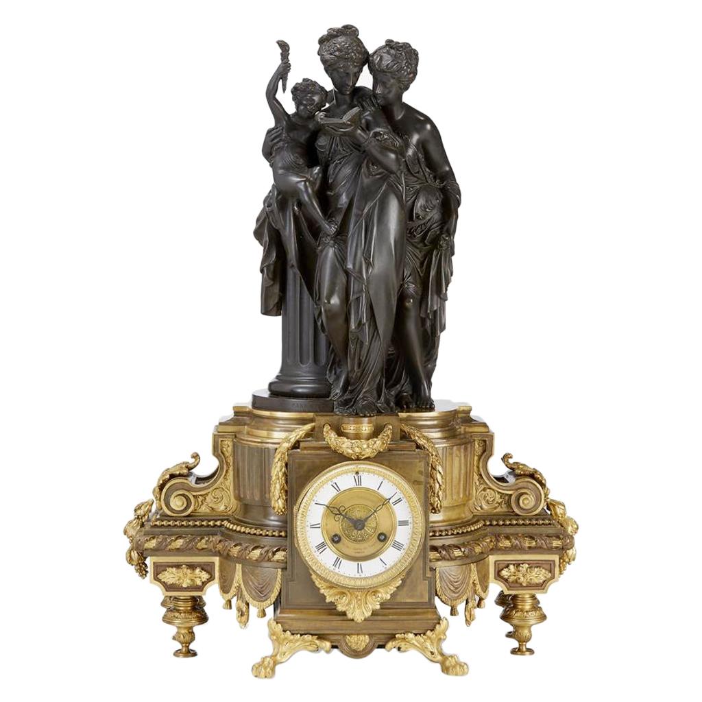 Carrier-Belleuse Napoleon III. Figurale Kaminuhr aus vergoldeter und patinierter Bronze  im Angebot