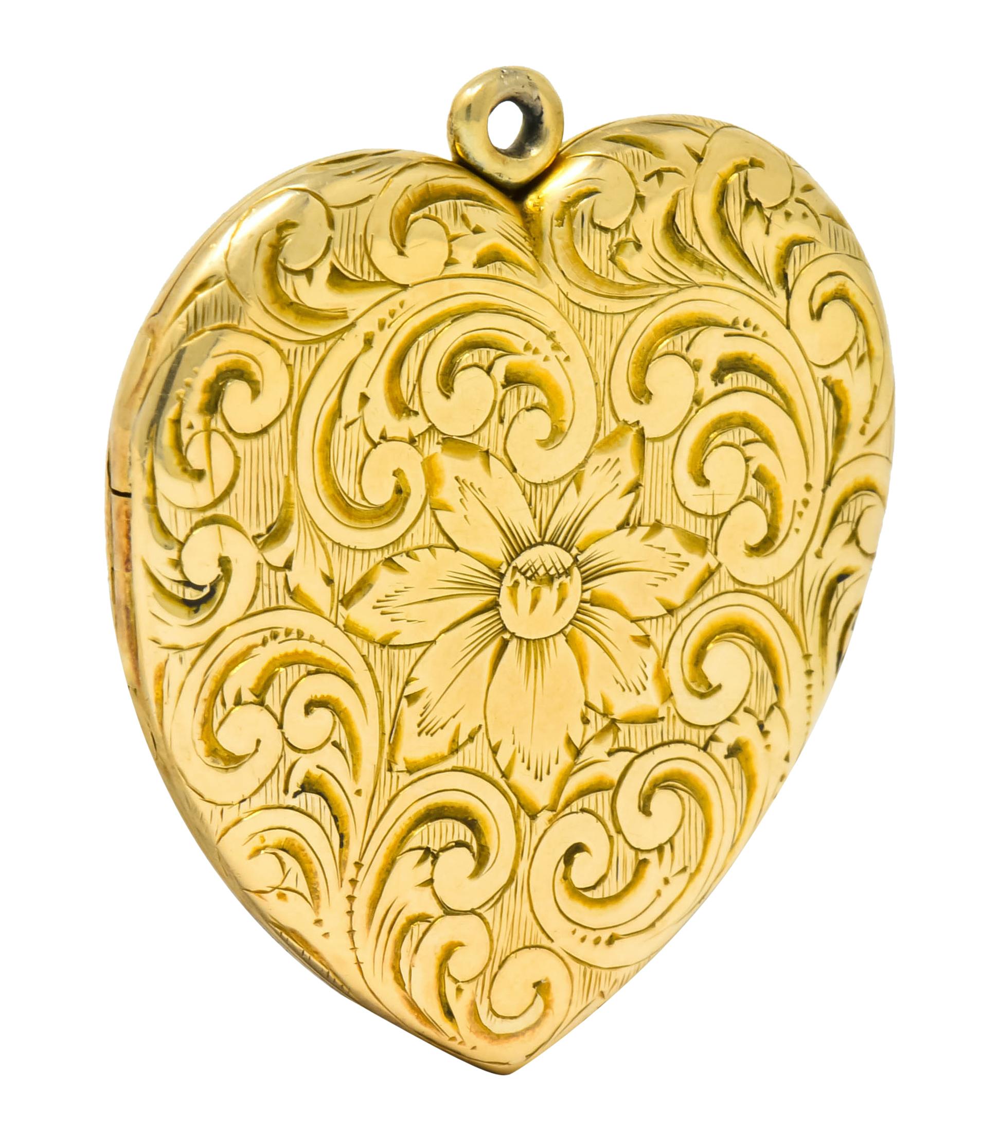 Carrington Co. Art Nouveau 14 Karat Gold Locket Floral Locket Pendant circa 1900 In Excellent Condition In Philadelphia, PA
