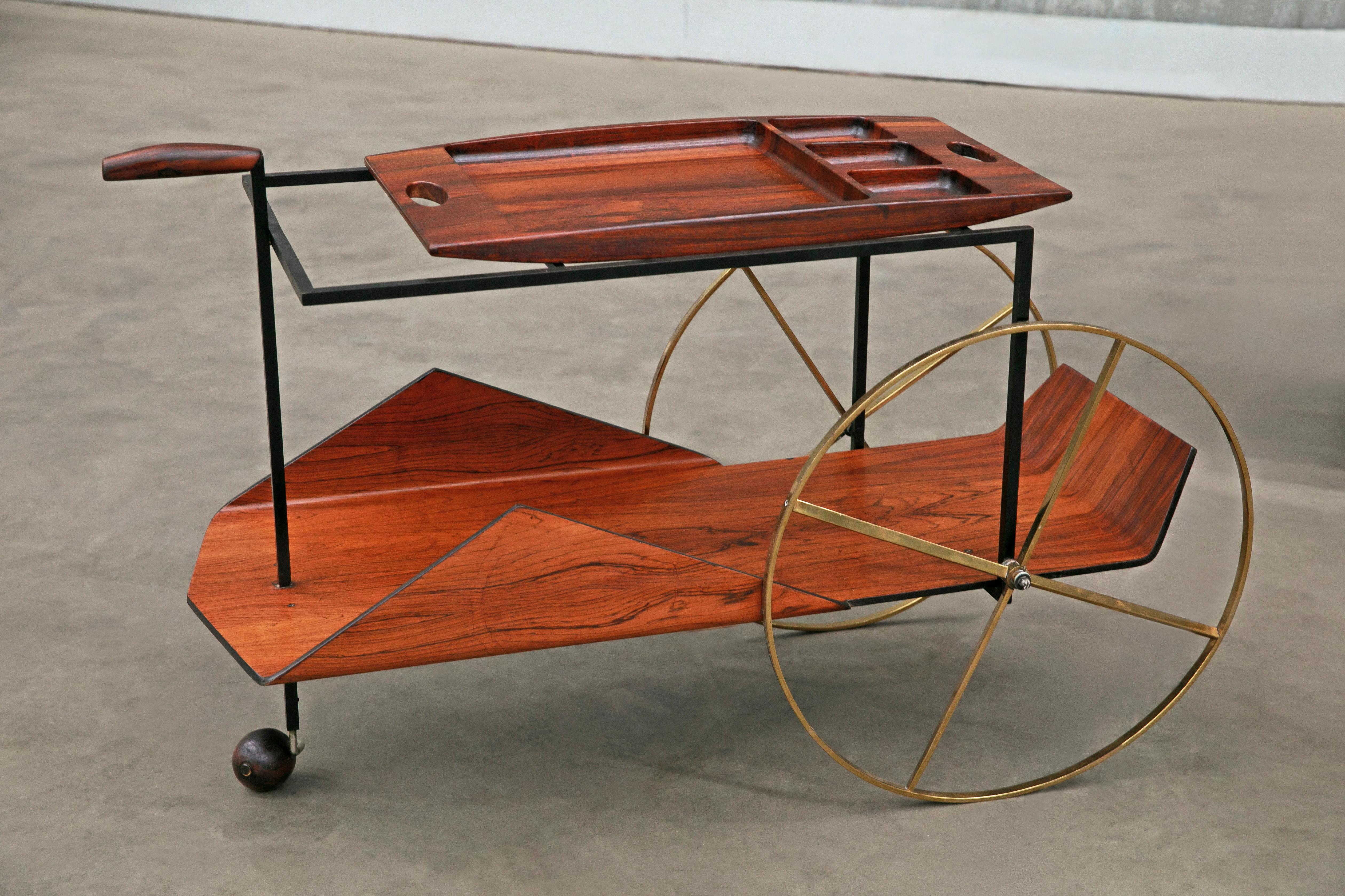 Mid-Century Modern “Carrinho de Cha” Bar Cart in Hardwood, Iron, & Brass by Jorge Zalszupin, 1950s For Sale