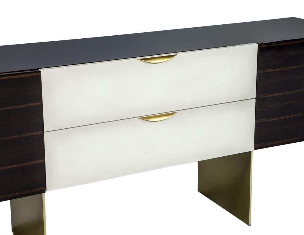 Crédence d'appoint moderne en forme de buffet en macassar faite sur mesure par Carrocel en vente 1