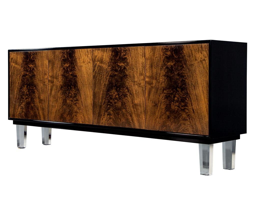 Carrocel Custom Modern Walnut and Acrylic Black Lacquered Sideboard Credenza For Sale 12
