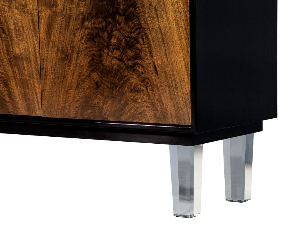 Carrocel Custom Modern Walnut and Acrylic Black Lacquered Sideboard Credenza For Sale 14