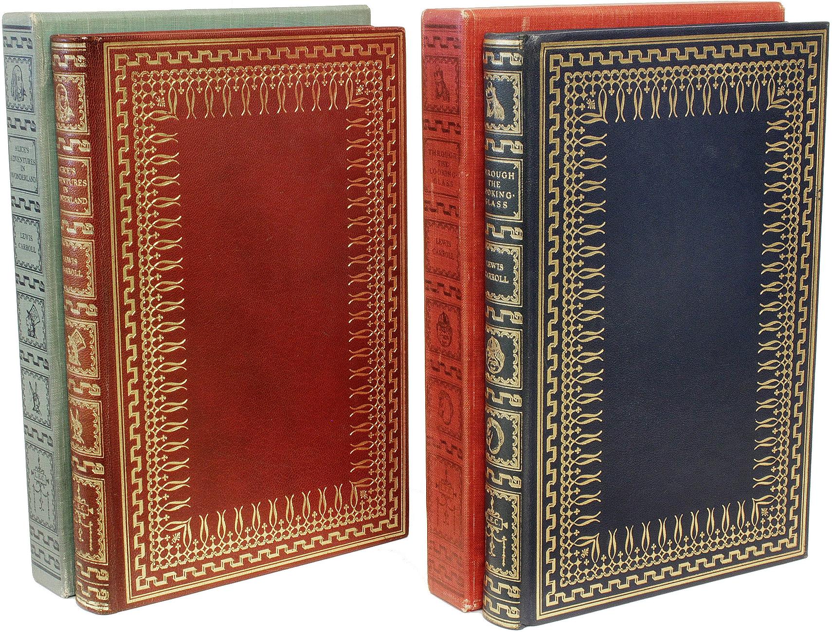 AUTEUR : DODGSON, Charles L. (Lewis Carroll).

TITRE : Alice's Adventures In Wonderland - Through The Looking-Glass.

ÉDITEUR : NY : The Limited Editions Club, 1932, 1935.

DESCRIPTION : ÉDITION LIMITÉE SIGNÉE PAR ALICE HARGREAVES. 2 volumes,