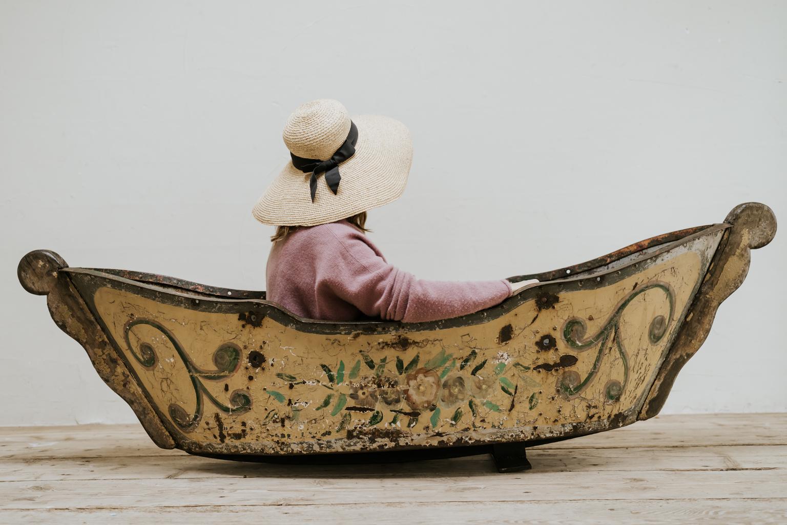 Metal carroussel/merry-go-round boat