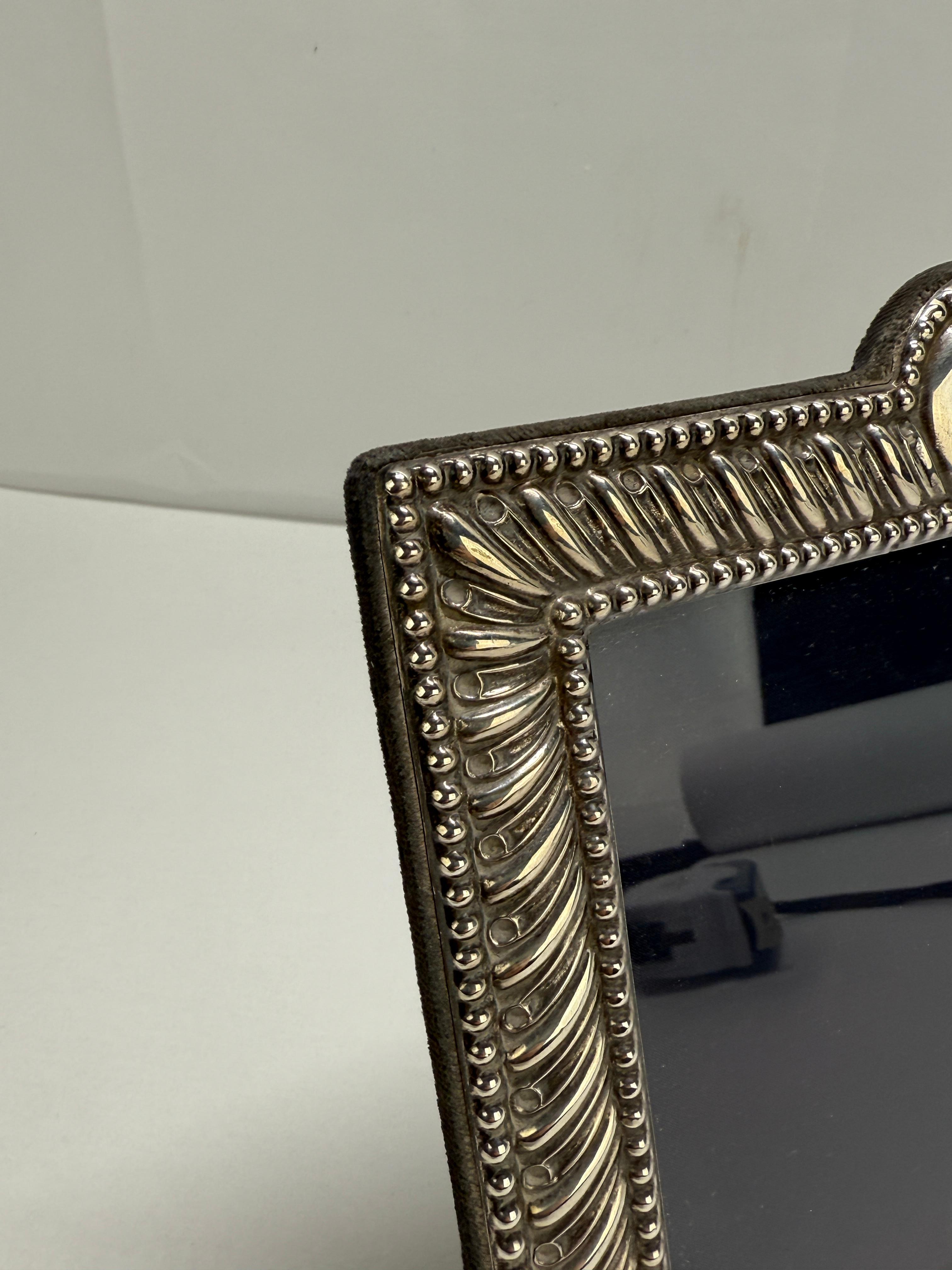 English Carrs of Sheffield, Sterling Silver Picture Frame with Beaded Edge C. 1990 For Sale