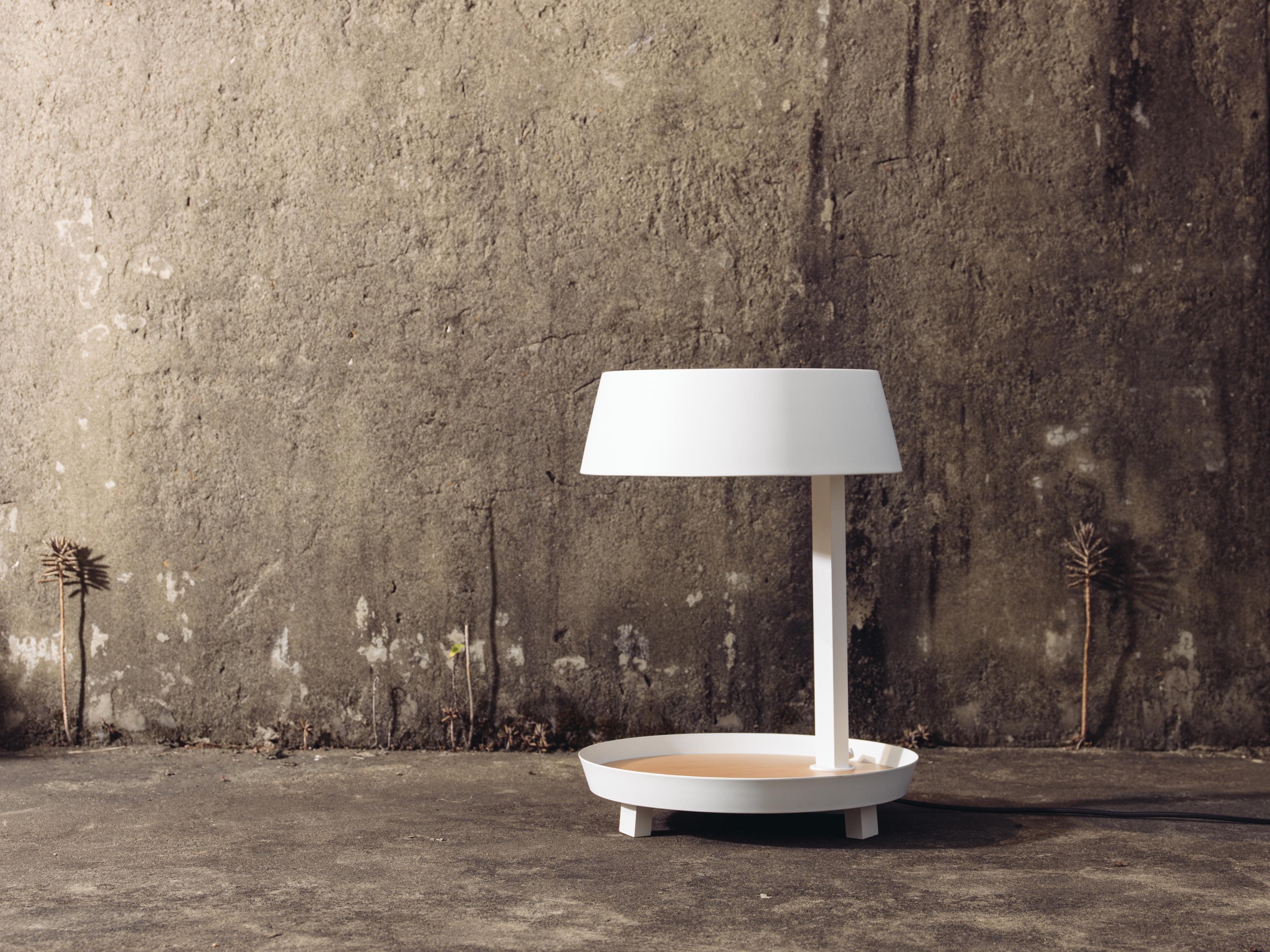 Carry Table Lamp In New Condition For Sale In Renton, WA