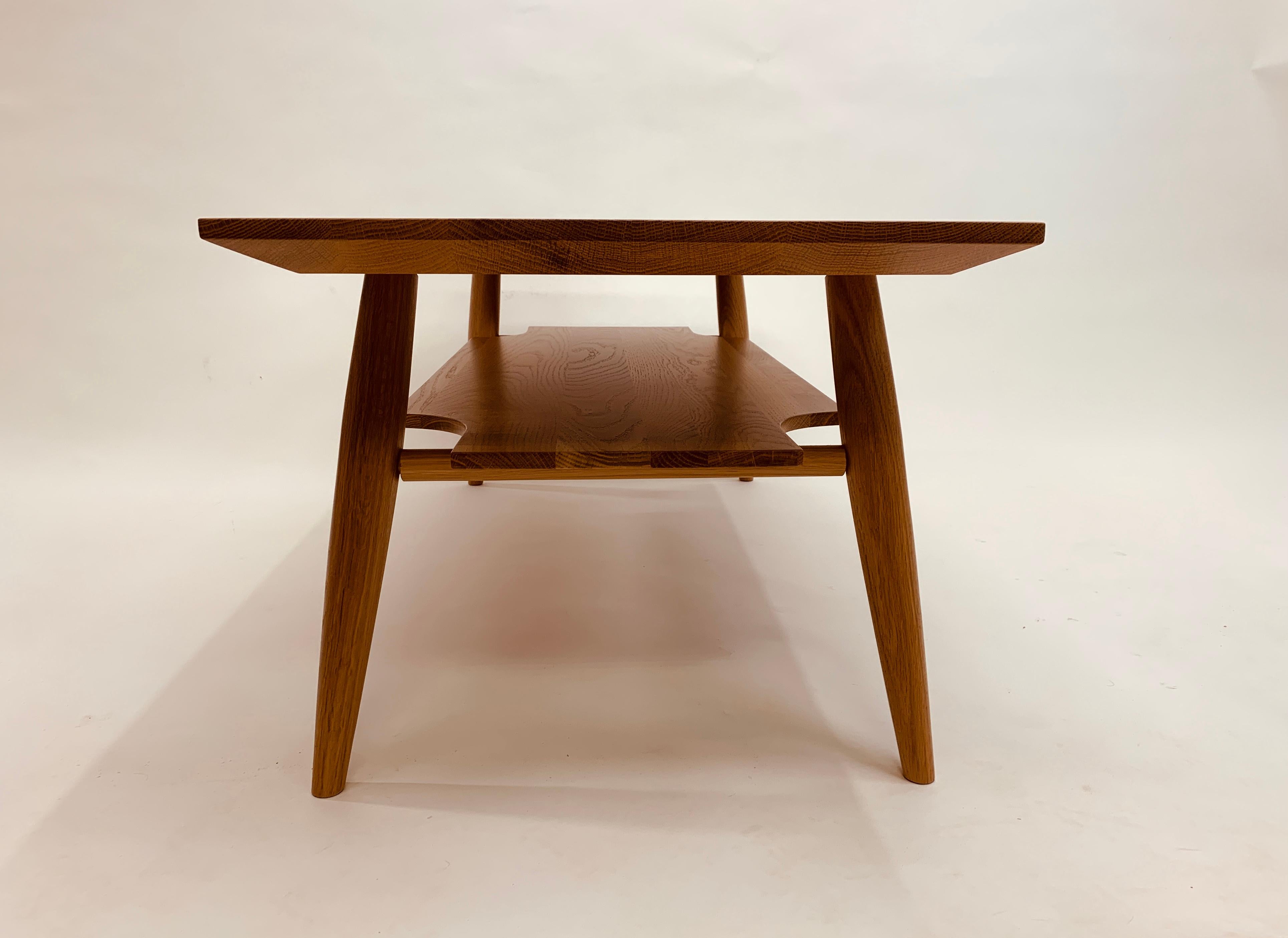 Americano Tavolino da caffè ispirato al Mid-Century con ripiano in Oak rosso in vendita