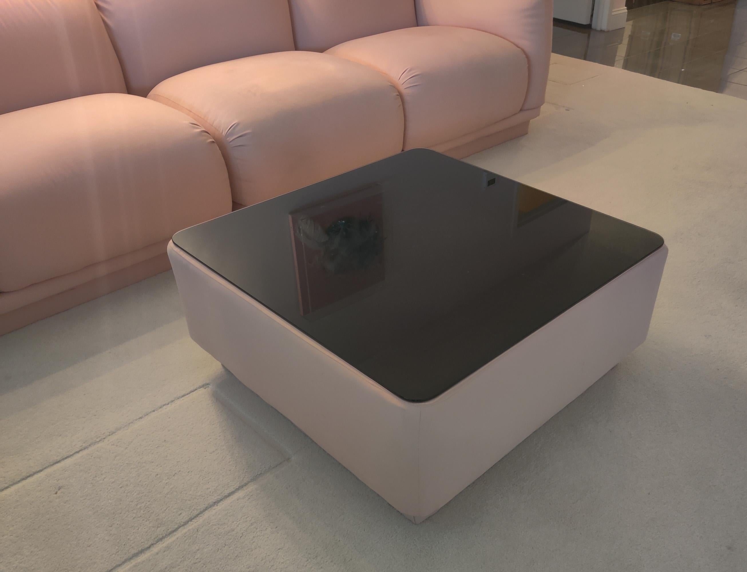 Carsons 5-Piece Divano e Tavolo Set Soggiorno Tappezzeria Rosa e Vetro Fumé 6