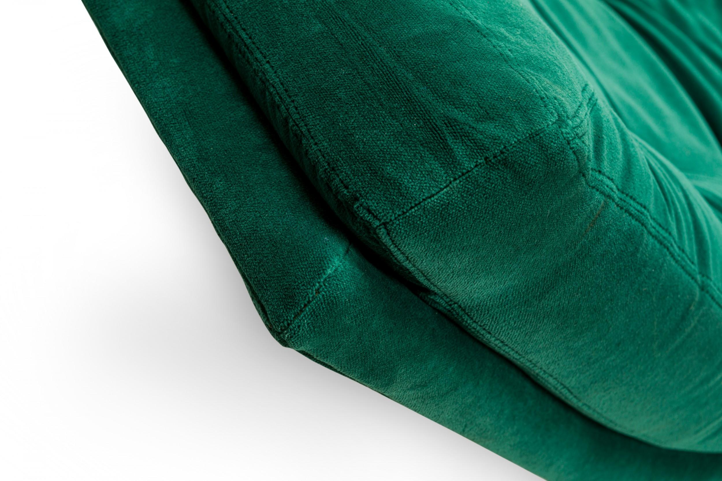 Chaise Longue en Velours Vert et Chrome Wave de Style Américain du Milieu du Siècle en vente 4