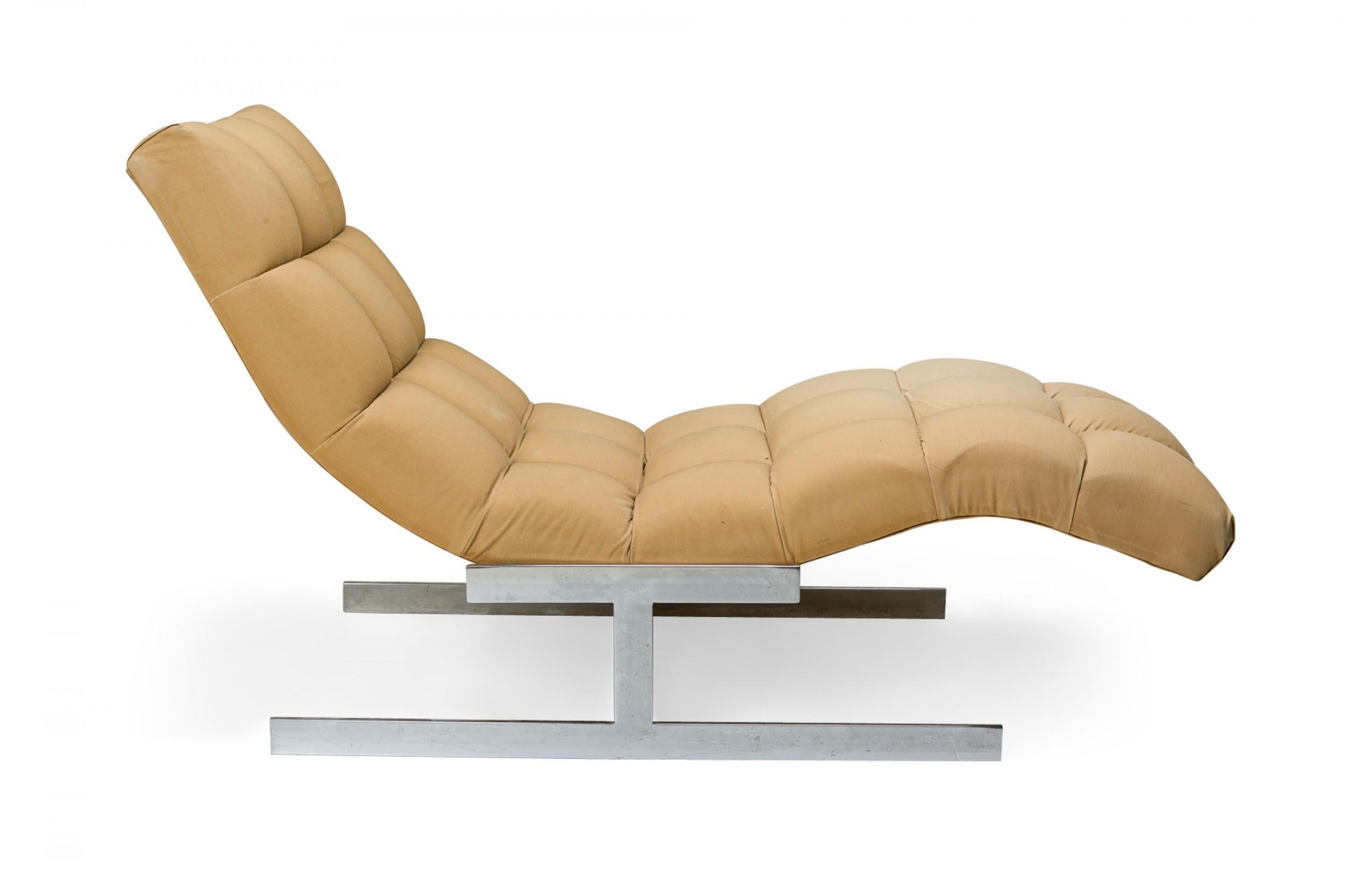 Mid-Century Modern Carsons Biscuit Beige Upholstery and Chrome 'Wave' Form Chaise Lounge For Sale