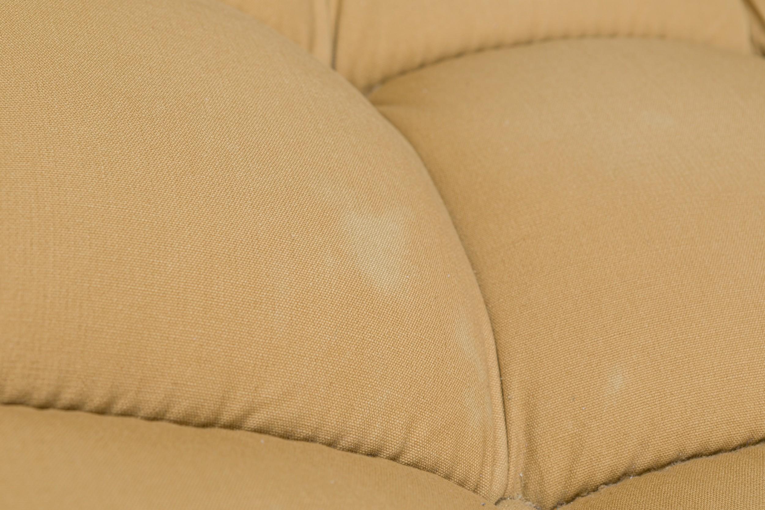 Fauteuil biscuit beige et chaise longue en forme de « vague » chromée de Carsons Bon état - En vente à New York, NY