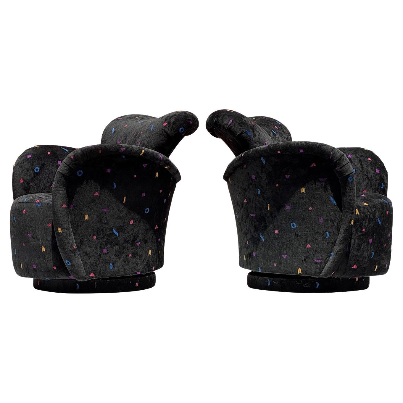 Paire de chaises pivotantes Funky Modern Sculptural de Carsons en vente