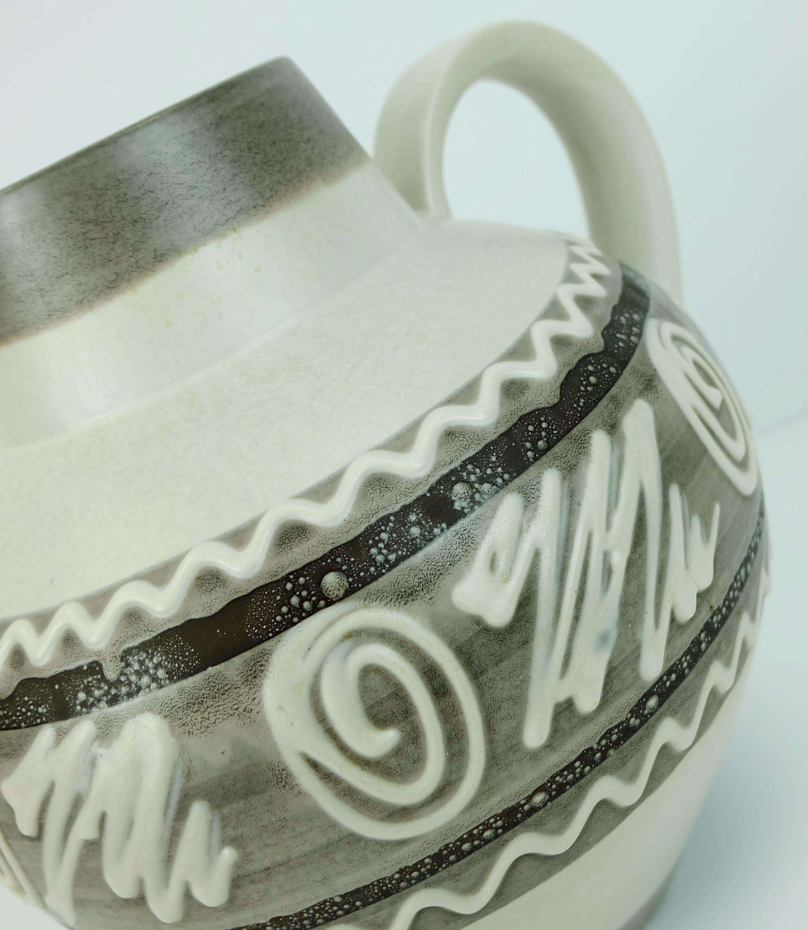 Ceramica VASO carstens keramik modello 698-23 decoro astratto in bianco e sfumature di marrone in vendita