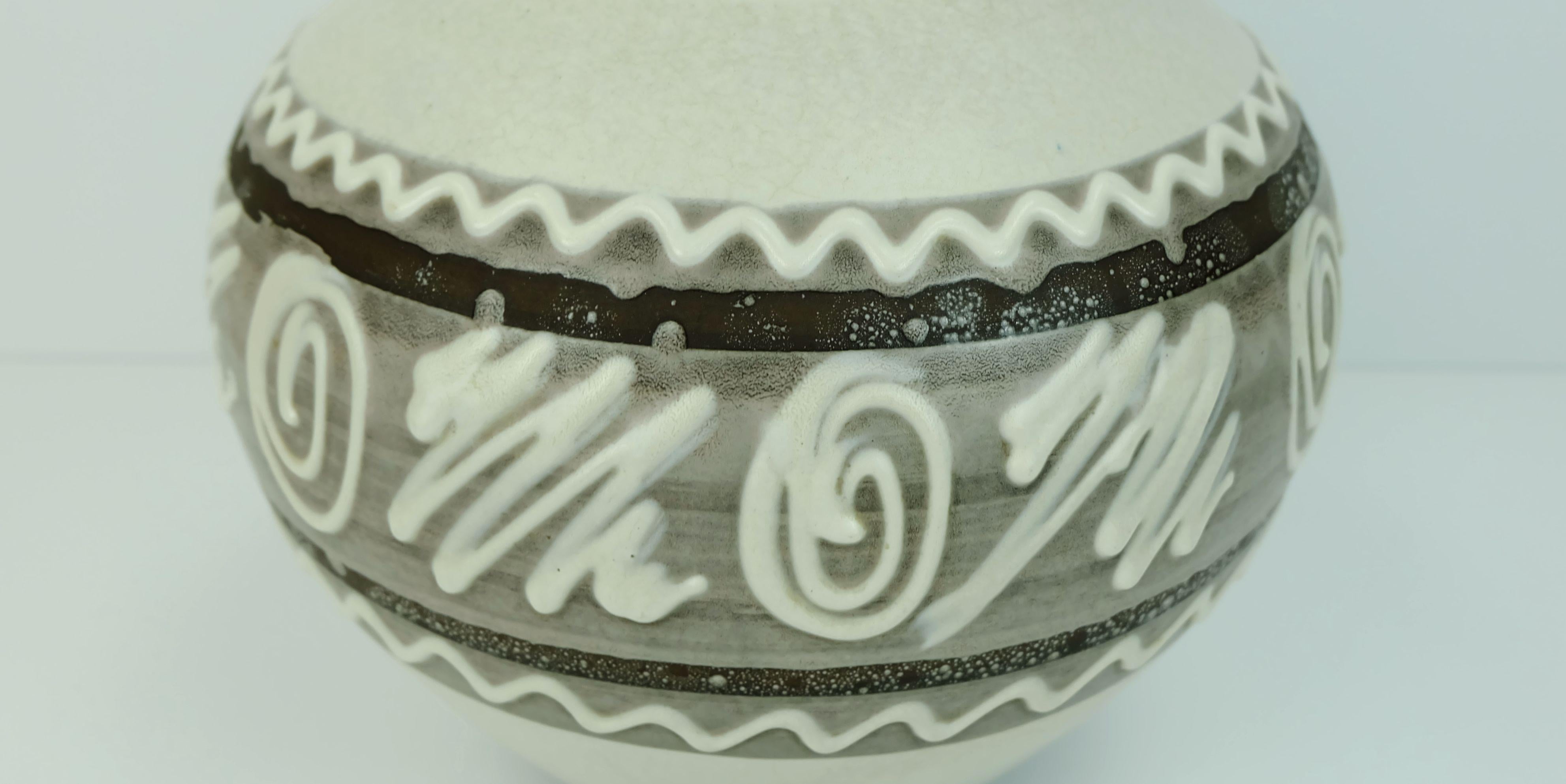 VASO carstens keramik modello 698-23 decoro astratto in bianco e sfumature di marrone in vendita 1