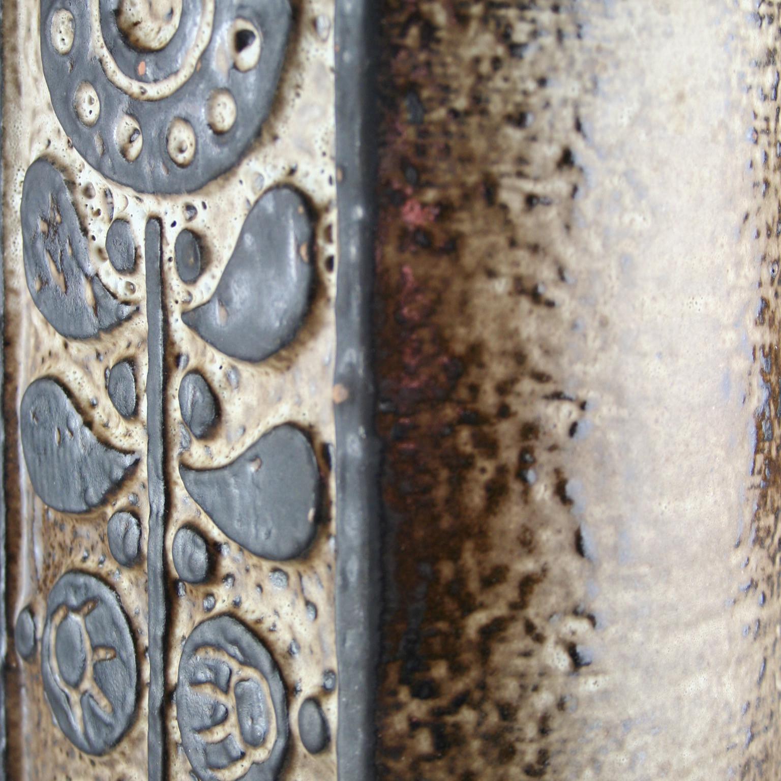Diese große Bodenvase der Serie Luxus