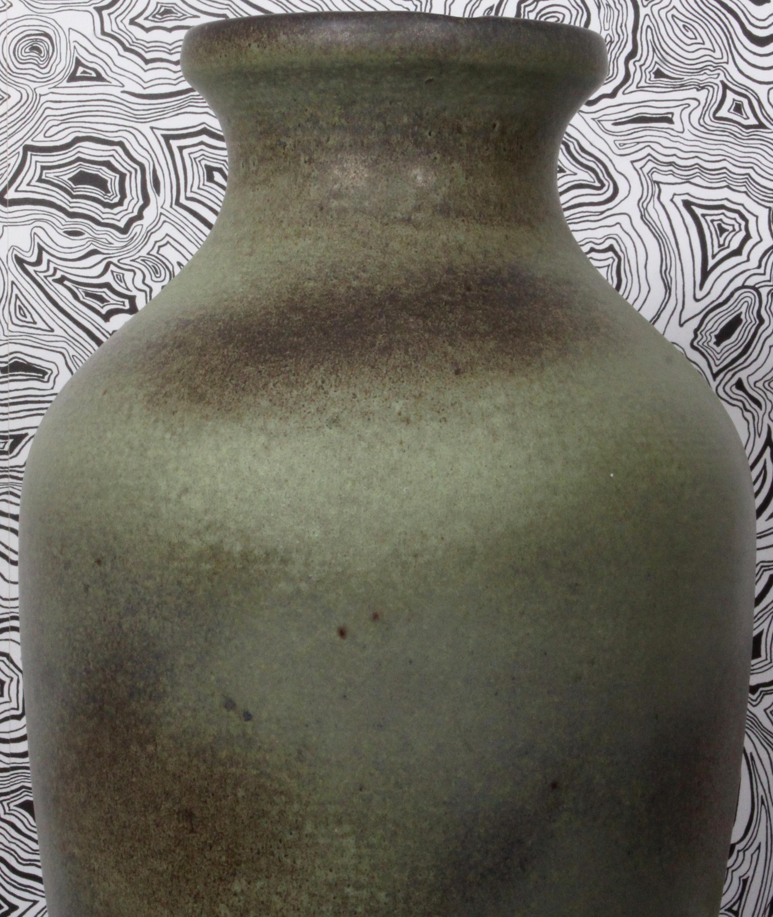 Carstens Tönnieshof German Floor Vase 60s 70s huge (50cms) cloud green glaze For Sale 4