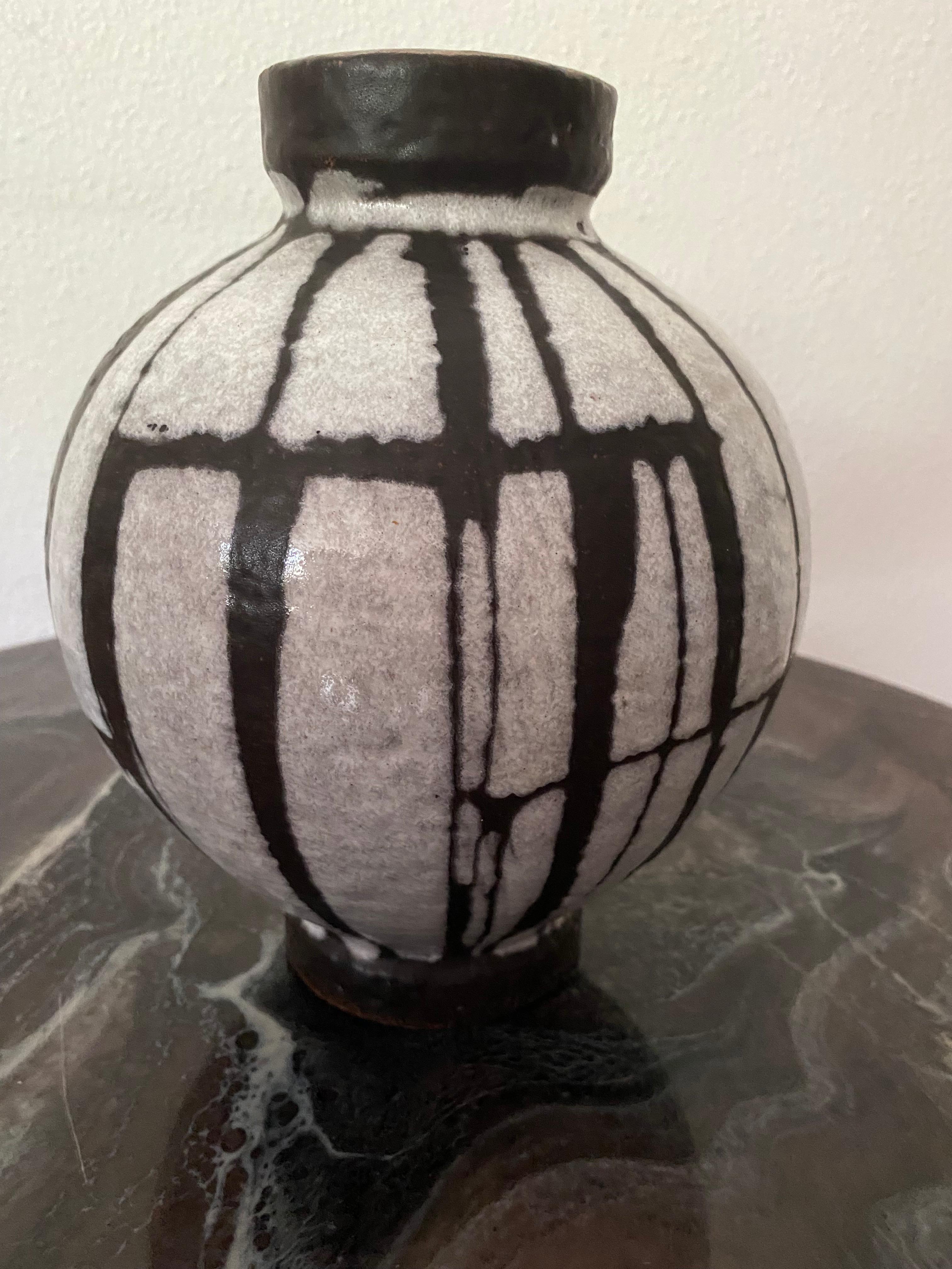 Carstens Tonnieshof  Vase 'Rare' Decor 'Island' In Good Condition For Sale In Waddinxveen, ZH