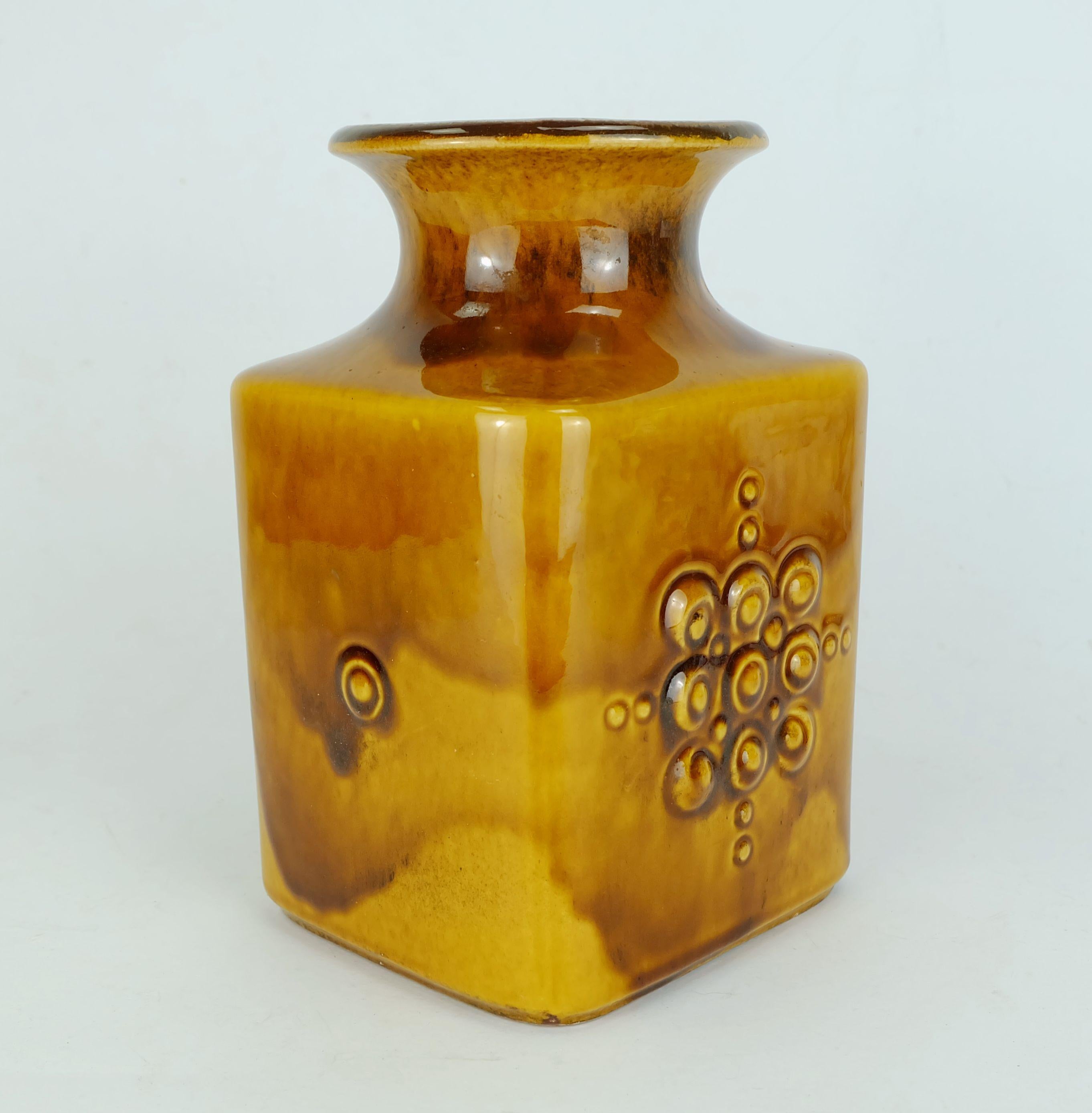 Ceramica VASO carstens smalto ambrato decorazione a rilievo modello n. 7012-20 metà secolo 1960 WGP in vendita