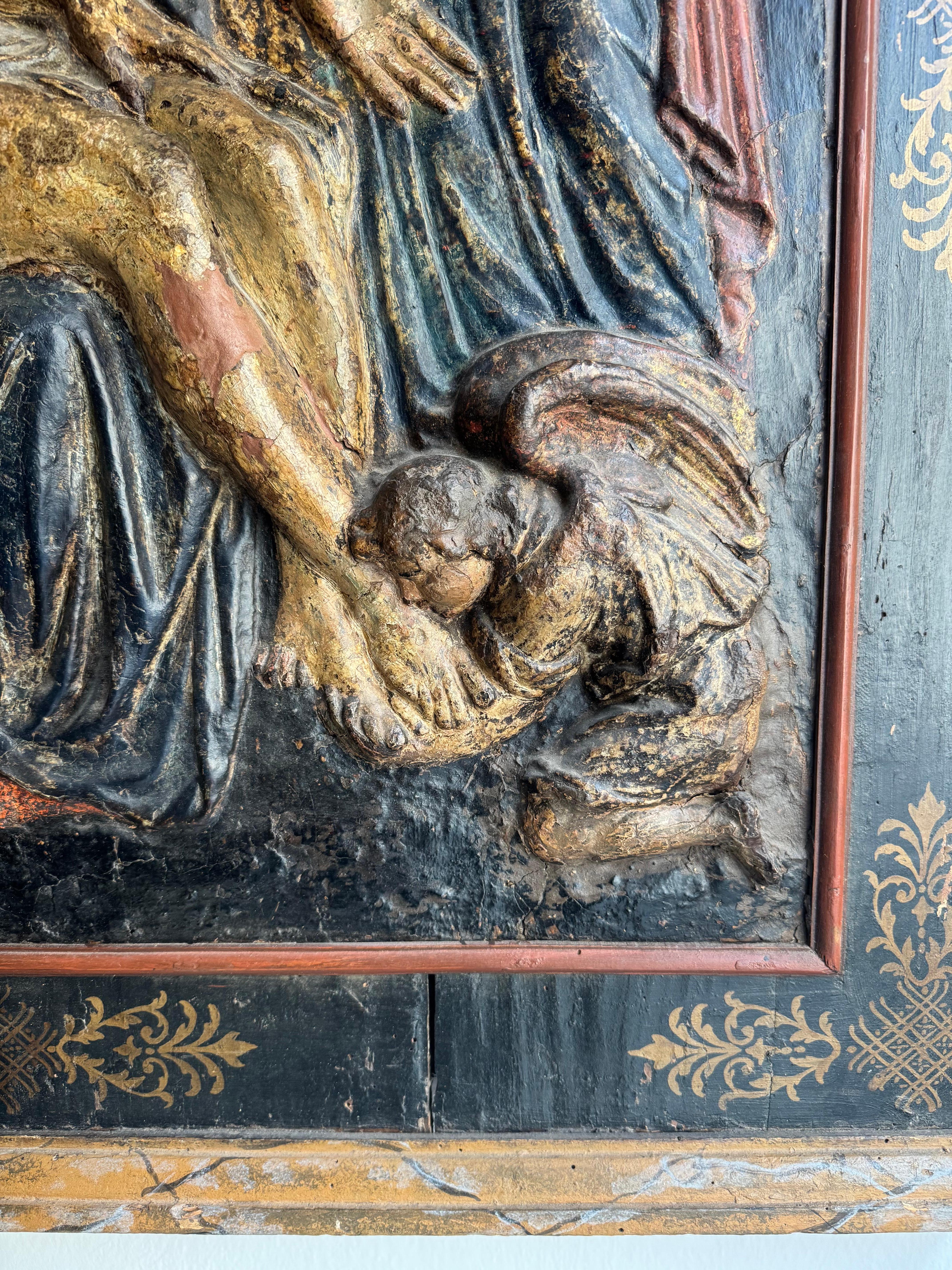 Cartapesta policroma raffigurante la Deposizione di Cristo. XVII secolo in vendita 9