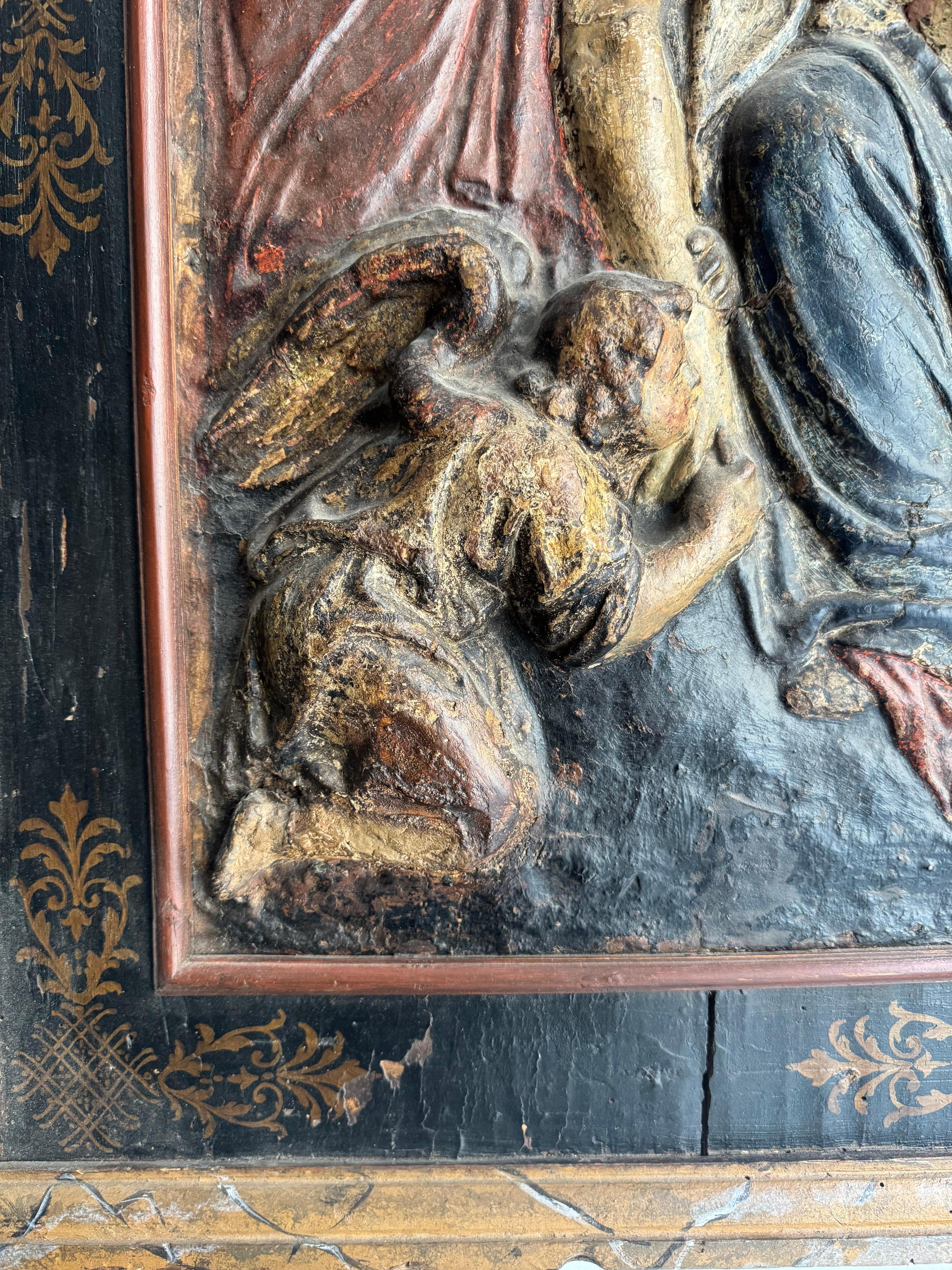 Cartapesta policroma raffigurante la Deposizione di Cristo. XVII secolo in vendita 10