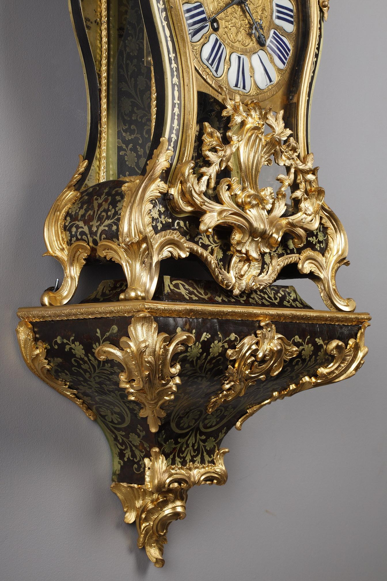 Cartel und seine Konsole mit Boulle-Intarsien und vergoldeter Bronze, Louis XV.-Periode im Angebot 7