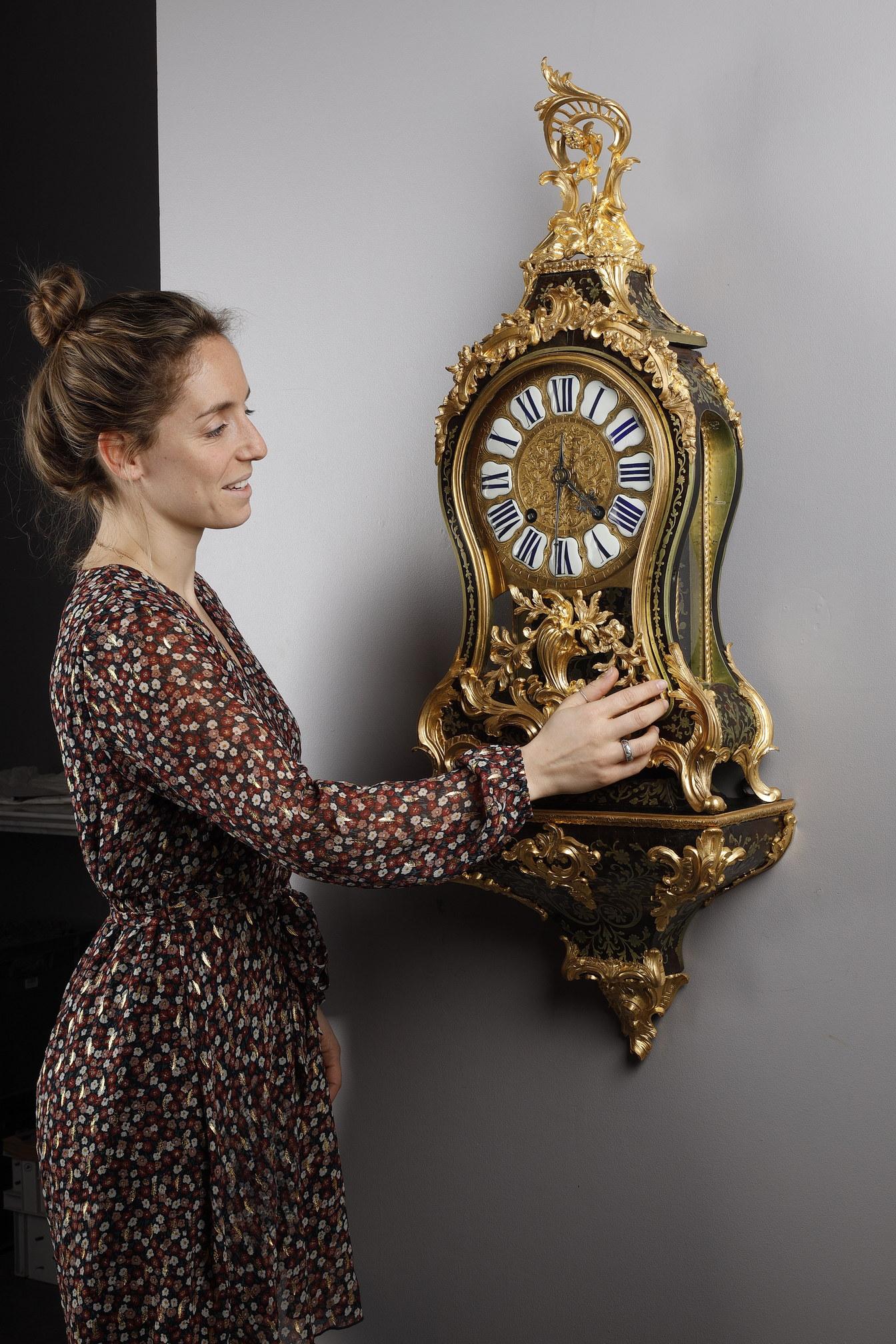 Cartel clock & its console in Boulle Marquetry and Gilt Bronze, Louis XV Period For Sale 14