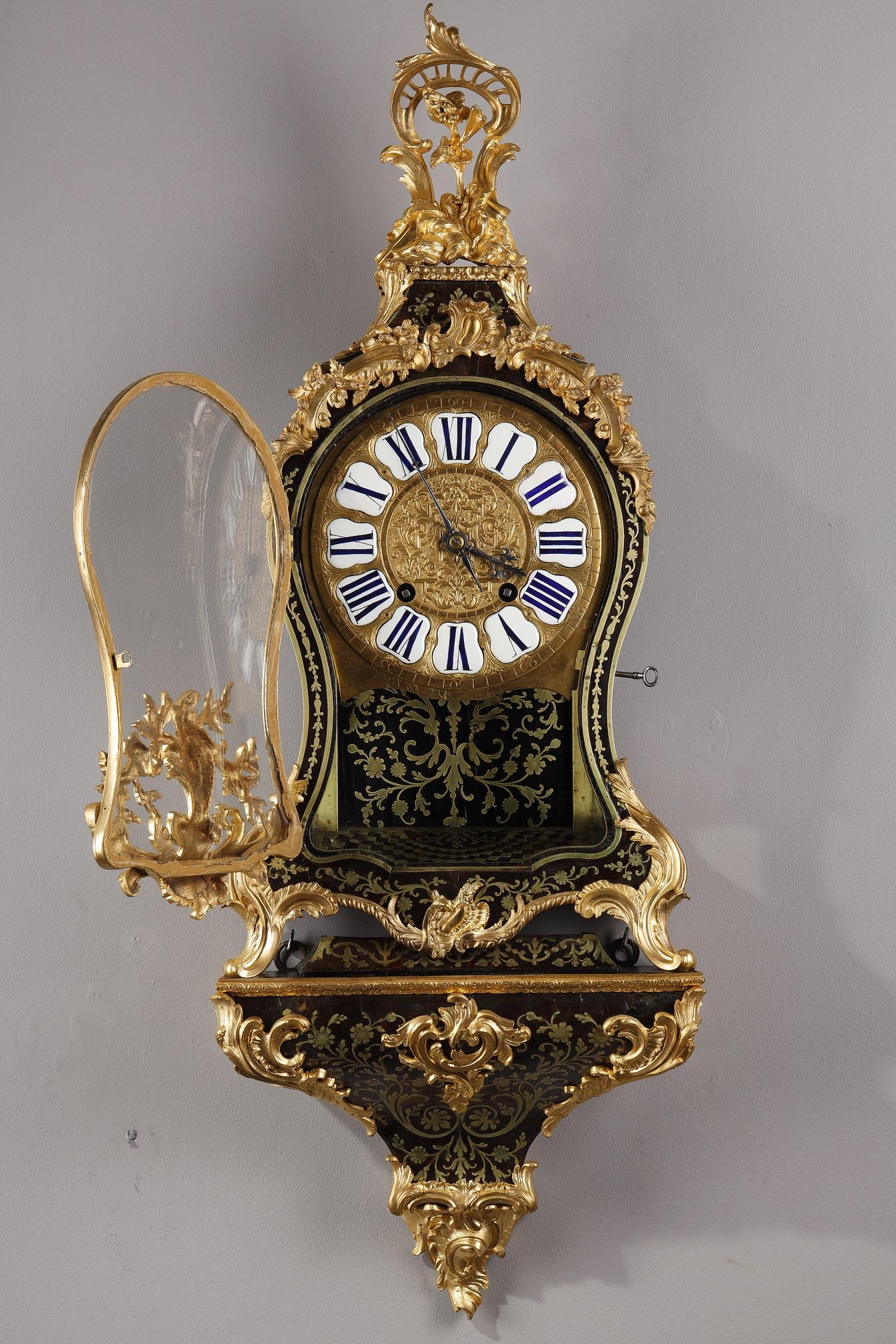 French Cartel clock & its console in Boulle Marquetry and Gilt Bronze, Louis XV Period For Sale