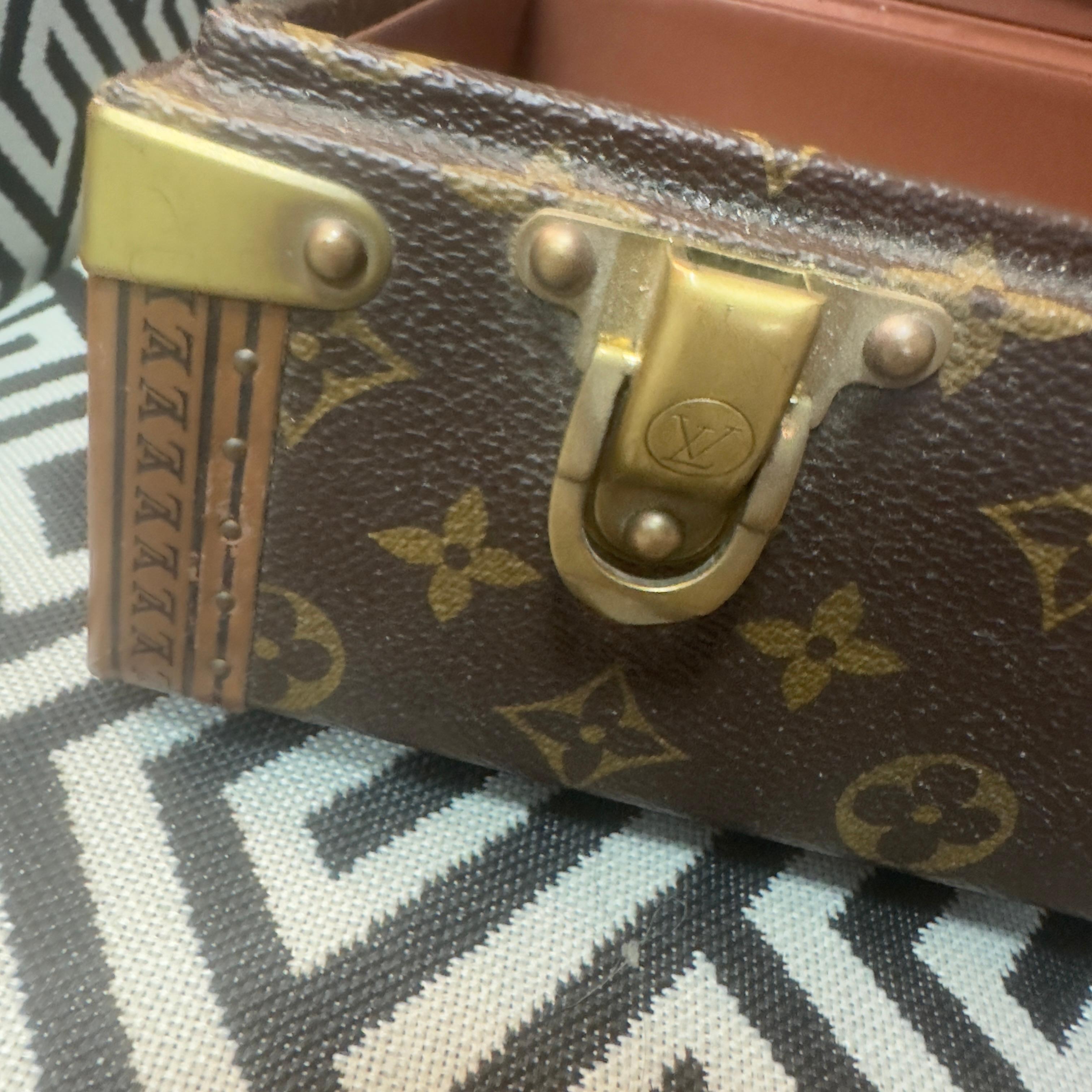 Mallette présidentielle Louis Vuitton en toile monogramme en vente 11