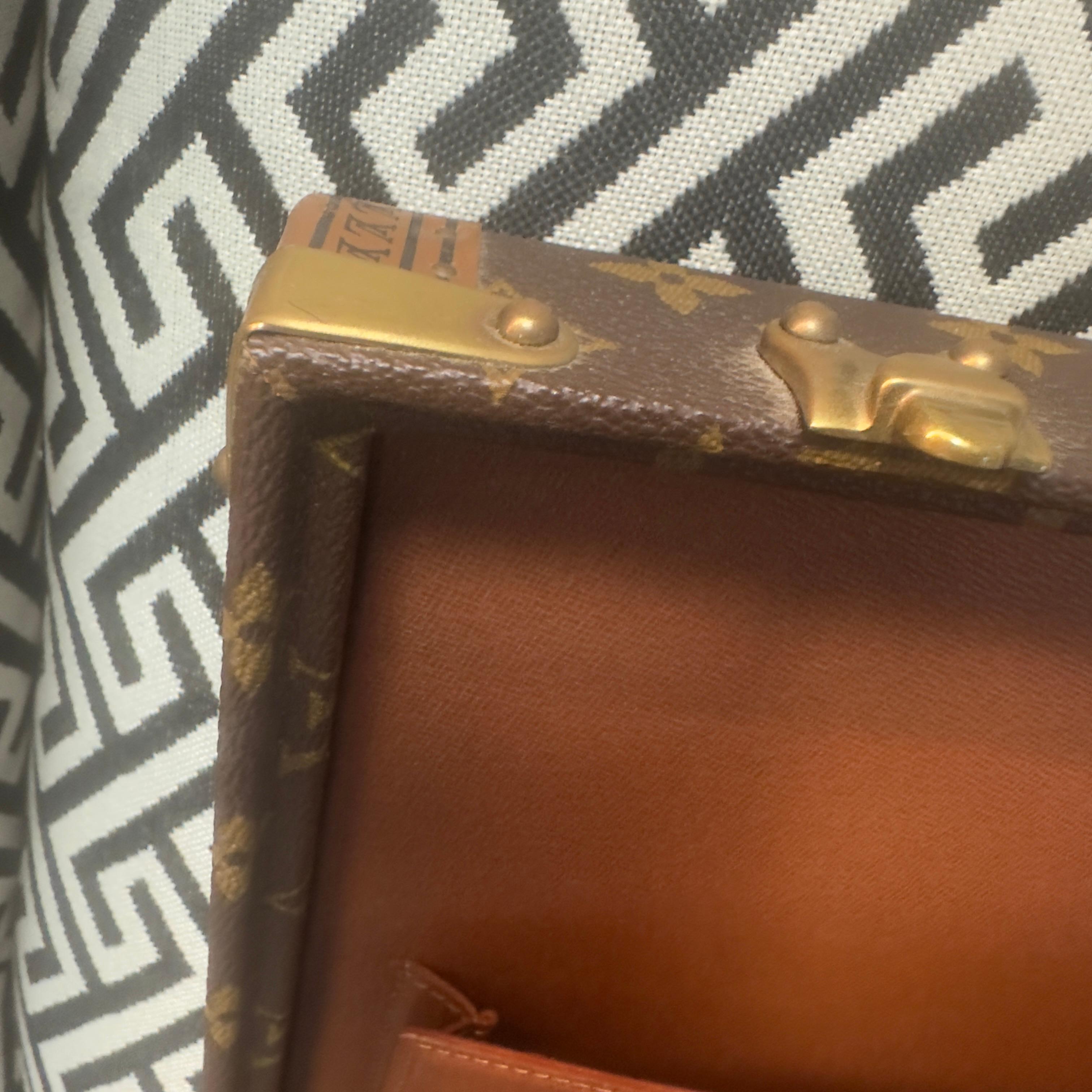 Mallette présidentielle Louis Vuitton en toile monogramme en vente 13