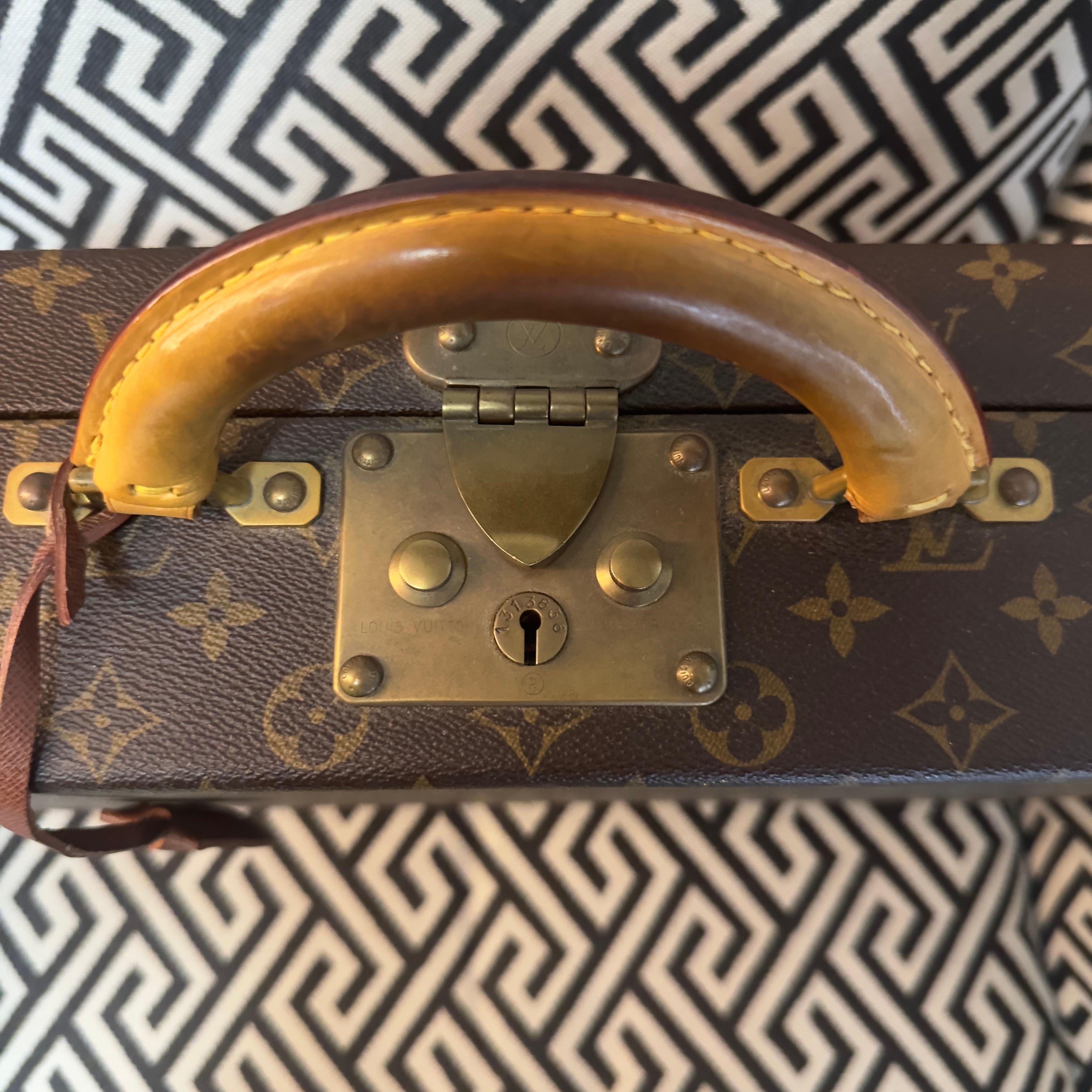 Mallette présidentielle Louis Vuitton en toile monogramme Excellent état - En vente à Basaluzzo, IT
