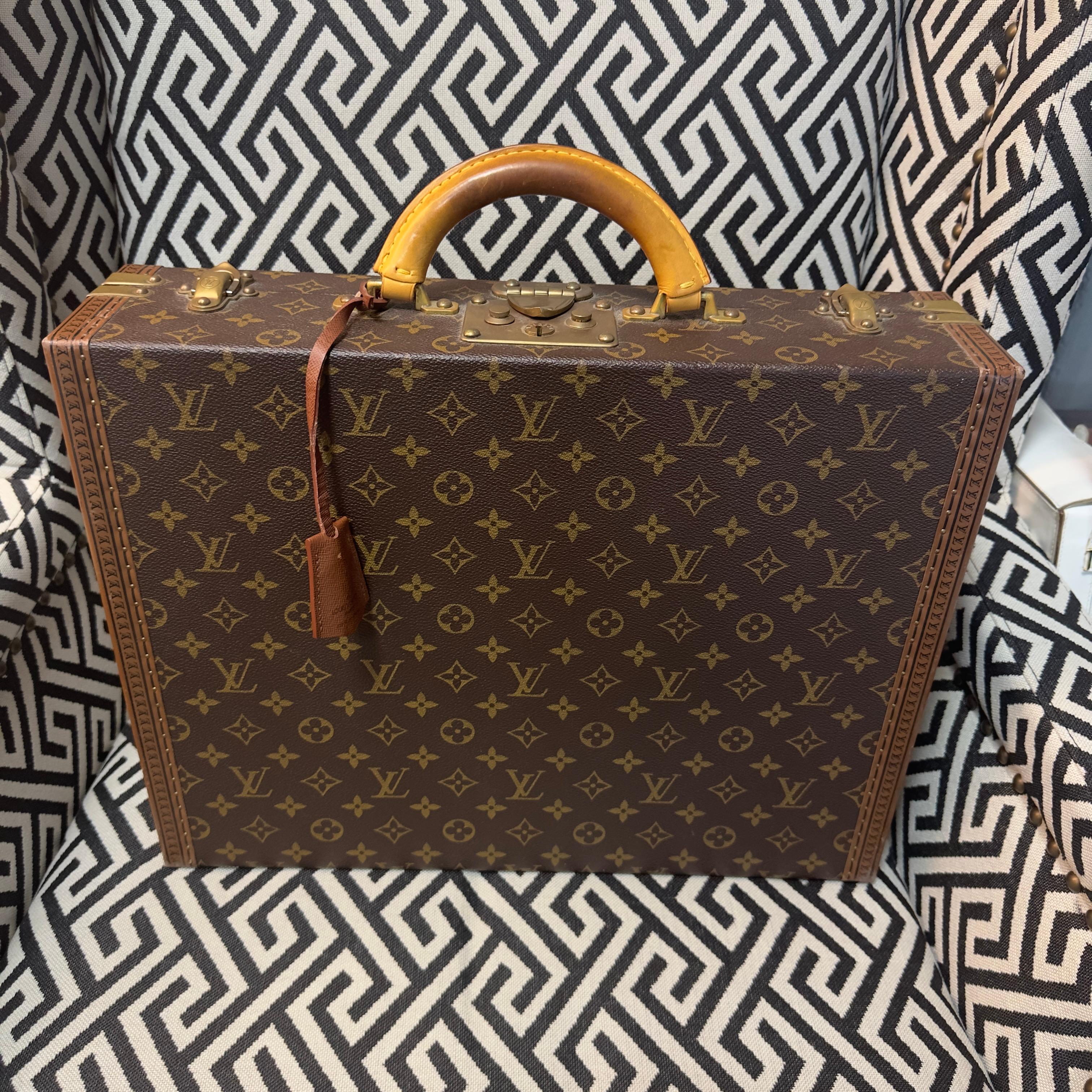 Mallette présidentielle Louis Vuitton en toile monogramme Unisexe en vente