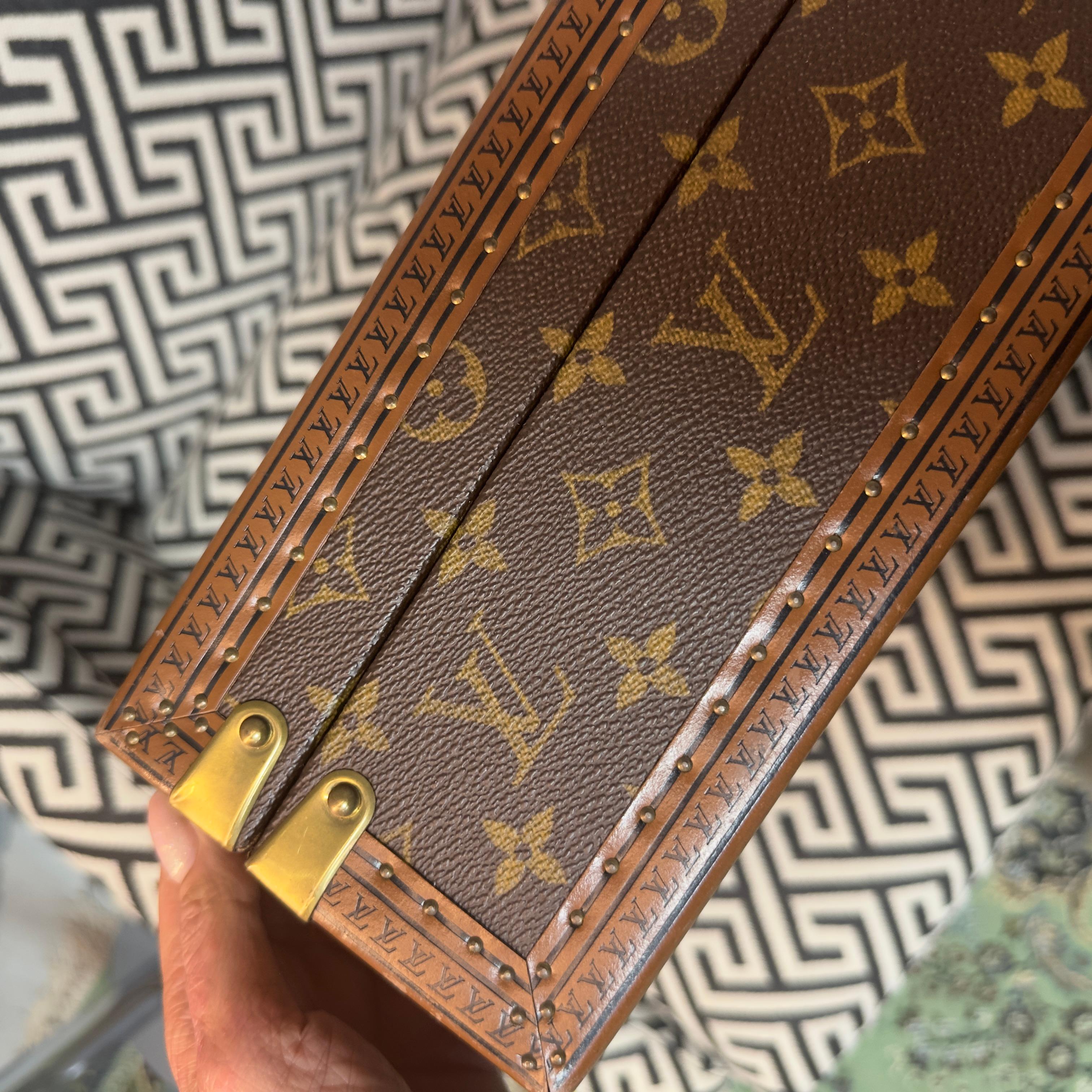 Mallette présidentielle Louis Vuitton en toile monogramme en vente 2