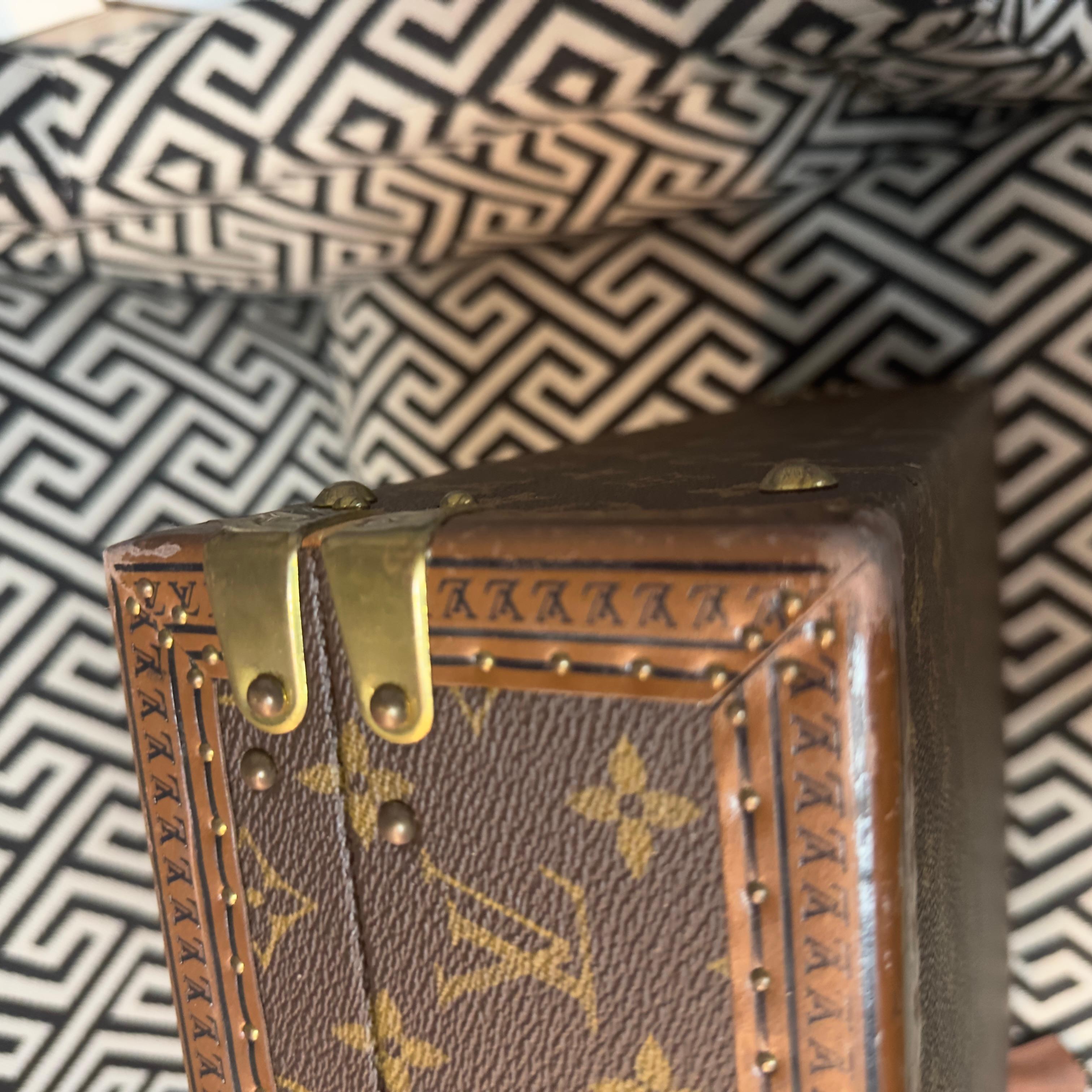 Mallette présidentielle Louis Vuitton en toile monogramme en vente 3